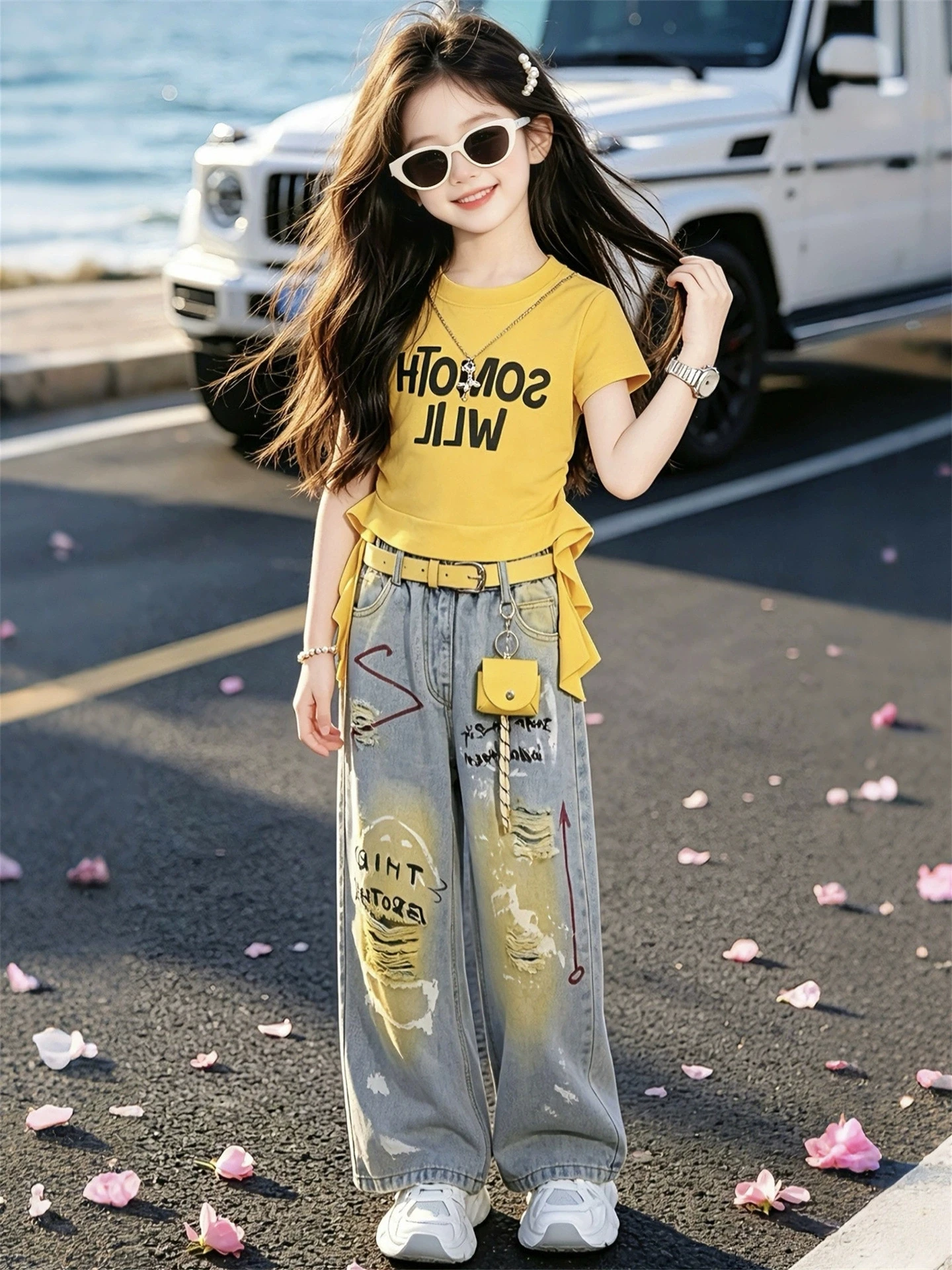 Girls Graffiti Printed Set 2026 Summer New Girls Short Sleeve T-shirts Denim Pant Set Fashion Children Two Piece Set
Girls Graffiti Printed Set 2026 Summer New Girls Short Sleeve T-shirts Denim Pant Set Fashion Children Two Piece Set