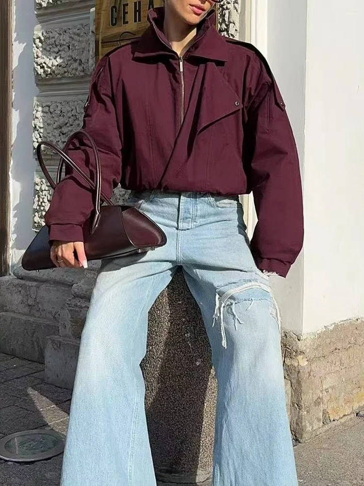 Новая женская мода в европейском стиле, универсальный темперамент, простая куртка на молнии с длинными рукавами и двойным воротником, топ
Новая женская мода в европейском стиле, универсальный темперамент, простая куртка на молнии с длинными рукавами и двойным воротником, топ