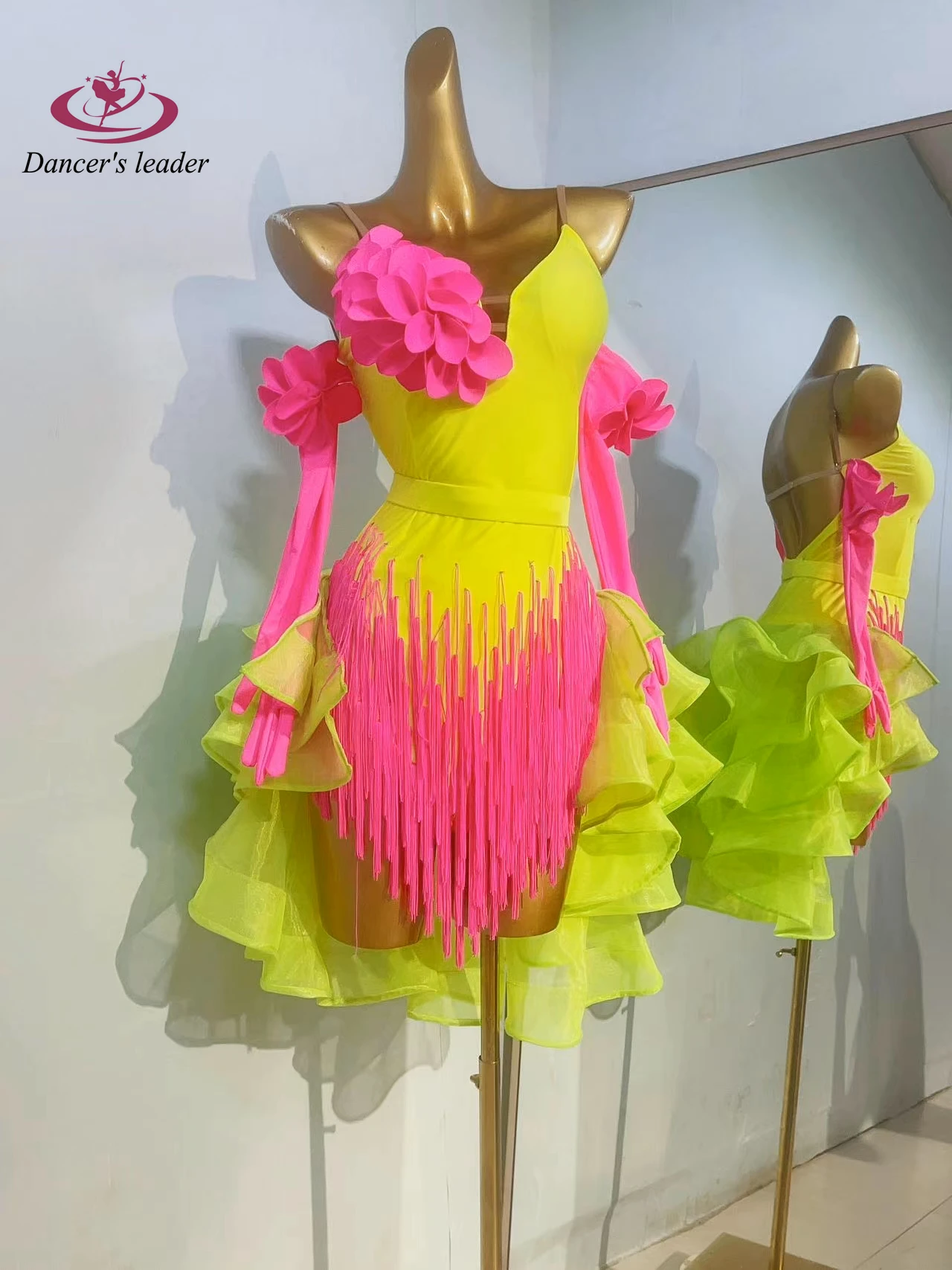 Latin Dance Costume Rhinestone Women's High-end Custom Two-color Flower Design Samba Dance Dress Performance Dress
Latin Dance Costume Rhinestone Women's High-end Custom Two-color Flower Design Samba Dance Dress Performance Dress