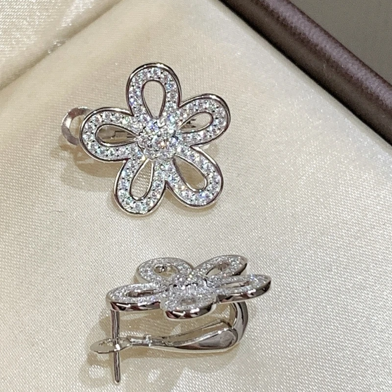KQDANCE Luxury Classic 925 Sterling Silver Flowers Stud Earrings With Full Zircons Fine Jewelry Women Festival Gift
KQDANCE Luxury Classic 925 Sterling Silver Flowers Stud Earrings With Full Zircons Fine Jewelry Women Festival Gift