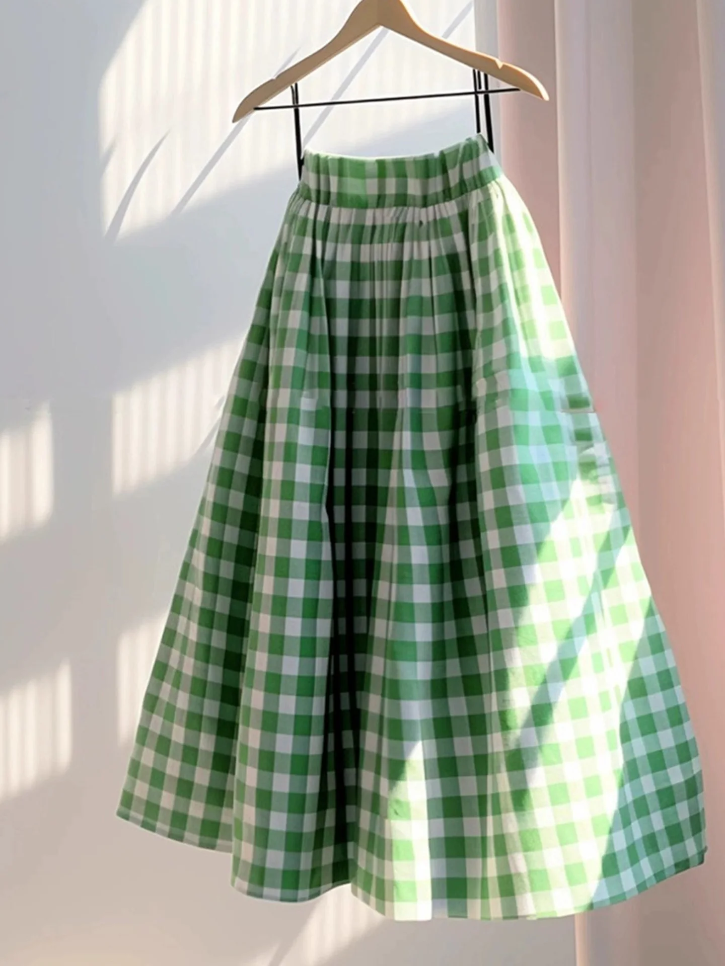 Модная клетчатая юбка трапециевидной формы контрастного цвета с высокой талией, женская модная универсальная корейская юбка средней длины для поездок на работу
Модная клетчатая юбка трапециевидной формы контрастного цвета с высокой талией, женская модная универсальная корейская юбка средней длины для поездок на работу