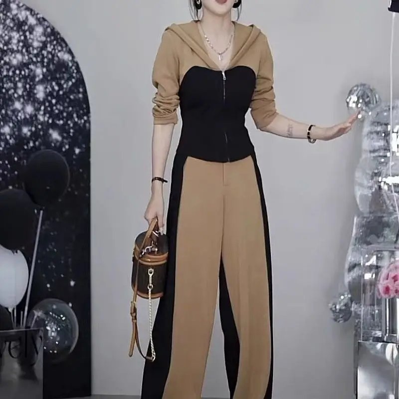 Women Patchwork Print Shirts Hoodies and High Elastic Waist Loose Pants Ladies Two Piece Set Casual Fashion Outfit Suit New G526
Women Patchwork Print Shirts Hoodies and High Elastic Waist Loose Pants Ladies Two Piece Set Casual Fashion Outfit Suit New G526