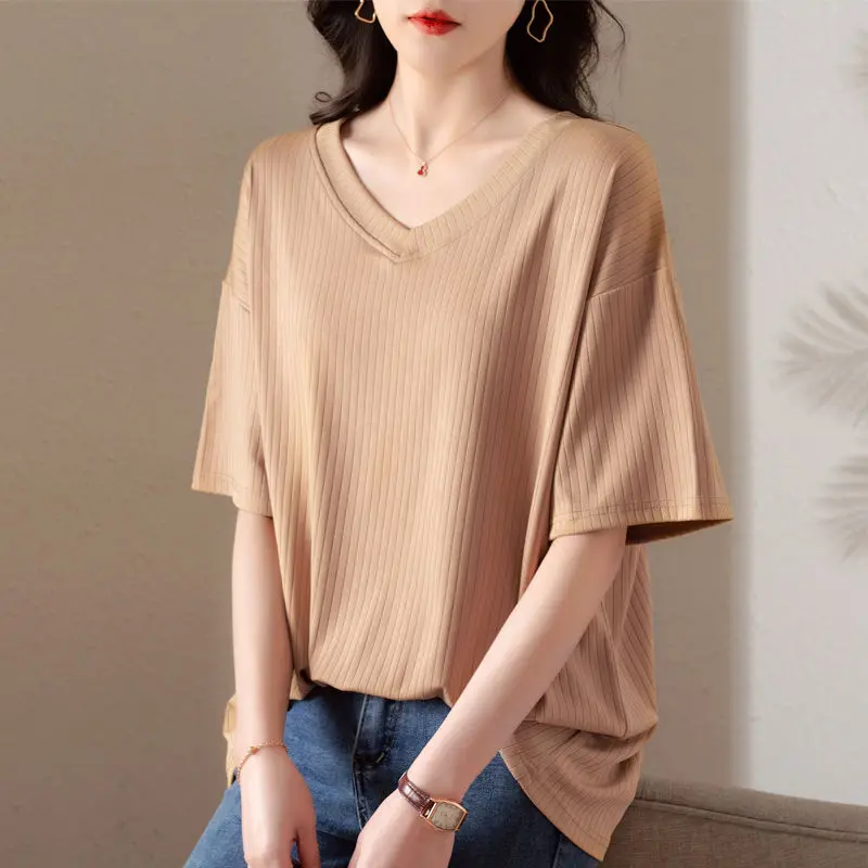 Short Sleeve Women's T-shirt Summer Ice Silk Loose V-Neck Casual Pullover Solid Patchwork Screw Thread Fashion Tops
Short Sleeve Women's T-shirt Summer Ice Silk Loose V-Neck Casual Pullover Solid Patchwork Screw Thread Fashion Tops