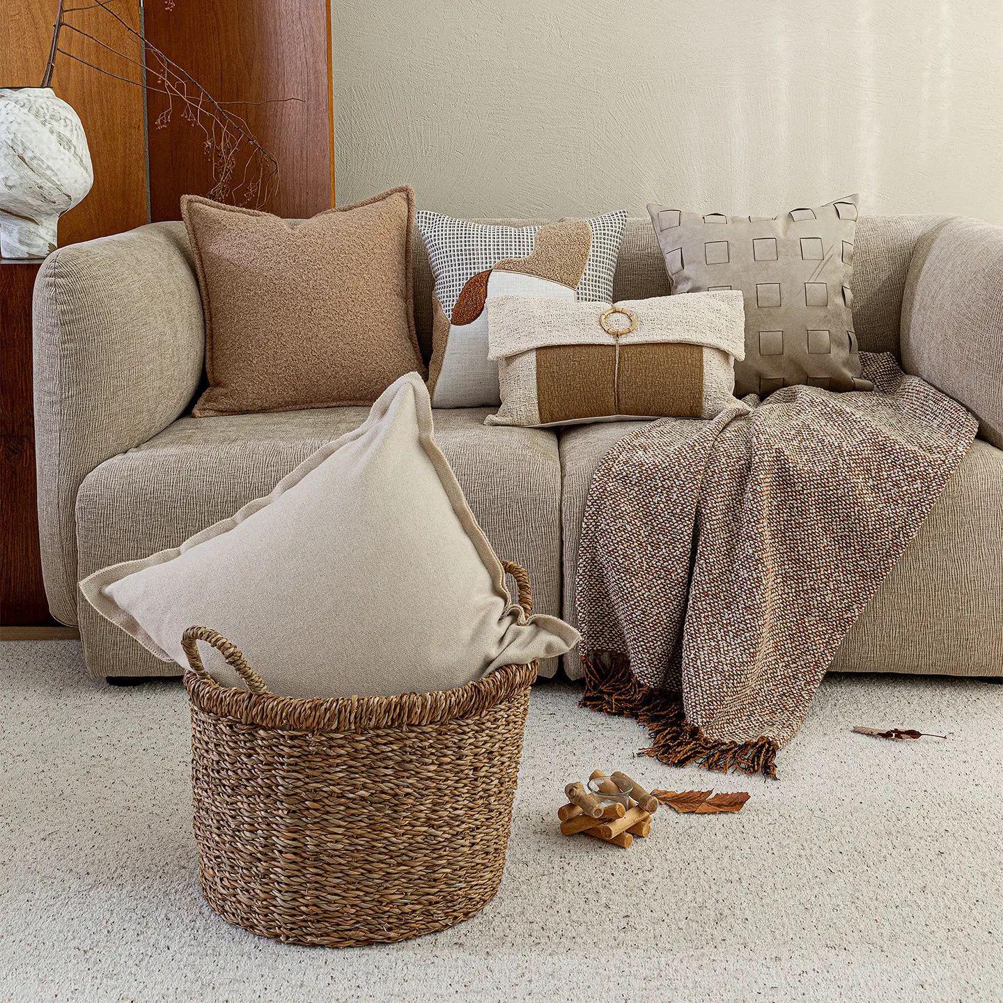 Wabi-Sabi Earth Tone Pillow case Cotton Linen Patchwork Cushion Cover with Buckle Beige & Brown Pillow Cover
Wabi-Sabi Earth Tone Pillow case Cotton Linen Patchwork Cushion Cover with Buckle Beige & Brown Pillow Cover