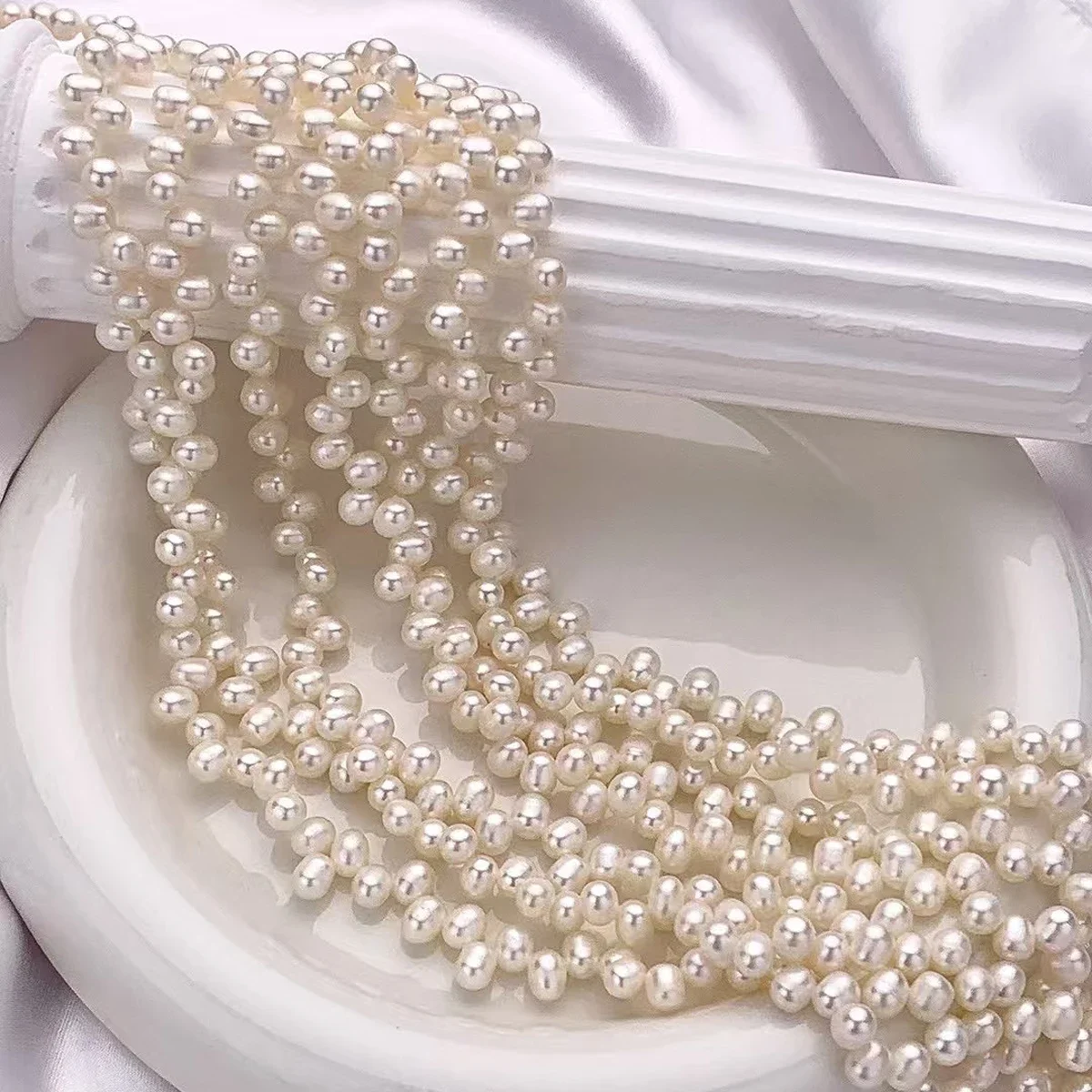 4.5-5x5.5-6.5mm 4A Natural Freshwater White Pearl Oval Shimmering Loose Shiny Bead Jewelry MakeDIY Necklace Bracelet Accessories
4.5-5x5.5-6.5mm 4A Natural Freshwater White Pearl Oval Shimmering Loose Shiny Bead Jewelry MakeDIY Necklace Bracelet Accessories