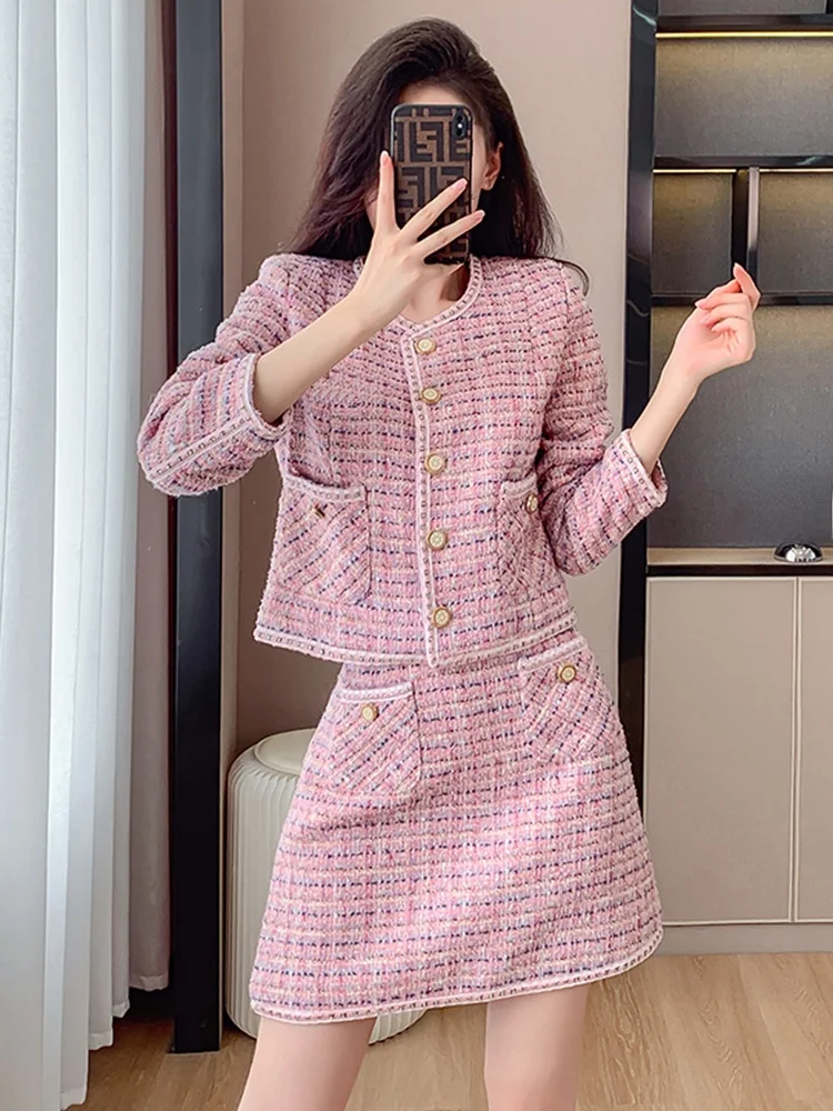 Pink Short Outerwear Skirt Set Women's Spring Fashion High-End Feeling Two-Piece Suit Elegant Ladylike Style Button Closure
Pink Short Outerwear Skirt Set Women's Spring Fashion High-End Feeling Two-Piece Suit Elegant Ladylike Style Button Closure