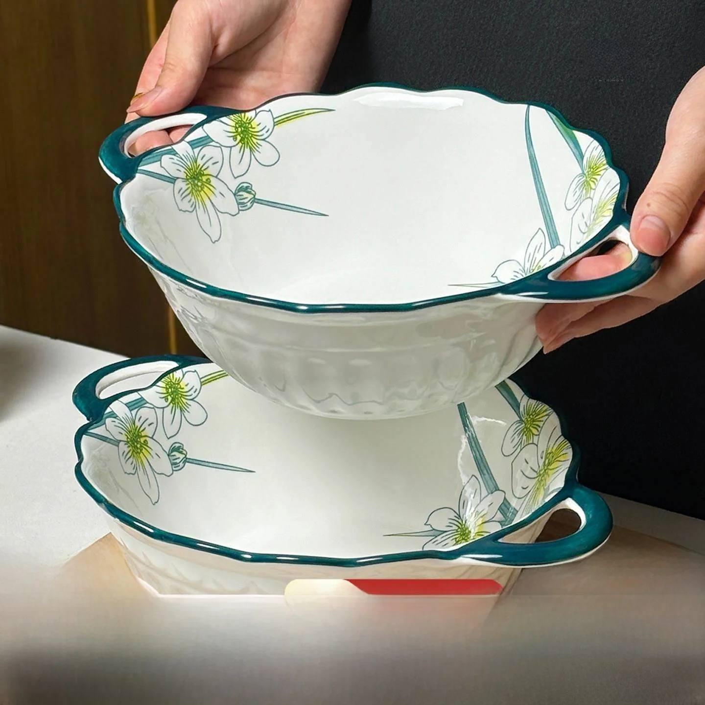 Large 10-Inch Double-Eared Ceramic Soup Bowl with Underglaze Color for Home And Commercial Dining Microwave Safe Flower Pattern
Large 10-Inch Double-Eared Ceramic Soup Bowl with Underglaze Color for Home And Commercial Dining Microwave Safe Flower Pattern