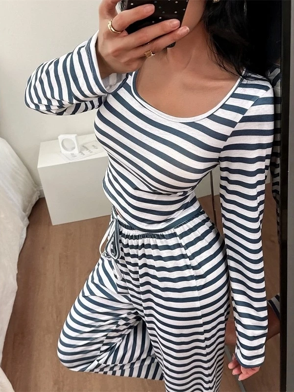 Fashionable Long Sleeve Long Pants Pajamas Set Women's Home Clothes Sleepwear Set Stylish Winter Outfit Casual Comfortable
Fashionable Long Sleeve Long Pants Pajamas Set Women's Home Clothes Sleepwear Set Stylish Winter Outfit Casual Comfortable