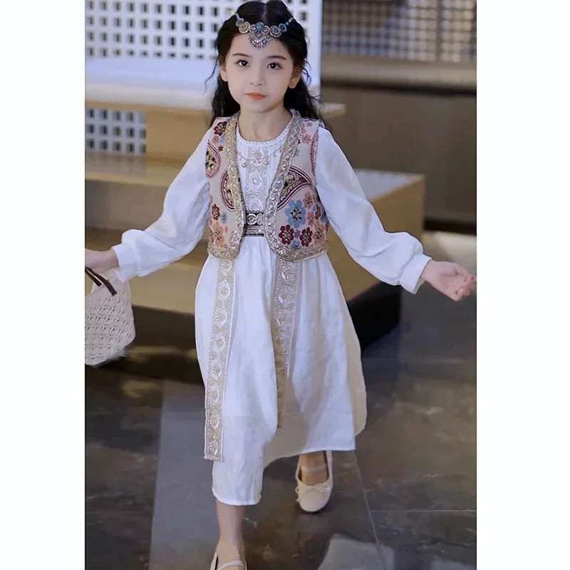 2025girls' Spring and Autumn New embroidery elegant fashion high-end dress two-piece set
2025girls' Spring and Autumn New embroidery elegant fashion high-end dress two-piece set