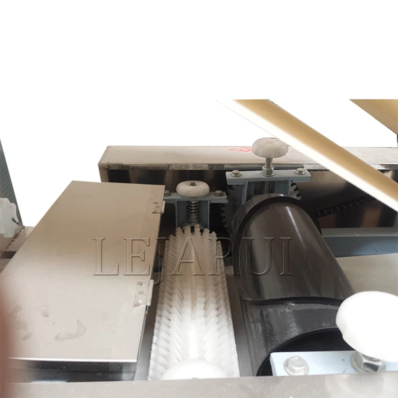 New Type Big Cake Machine, Baiji Bun Machine, Full-Automatic Shaobing Molding Machine
New Type Big Cake Machine, Baiji Bun Machine, Full-Automatic Shaobing Molding Machine