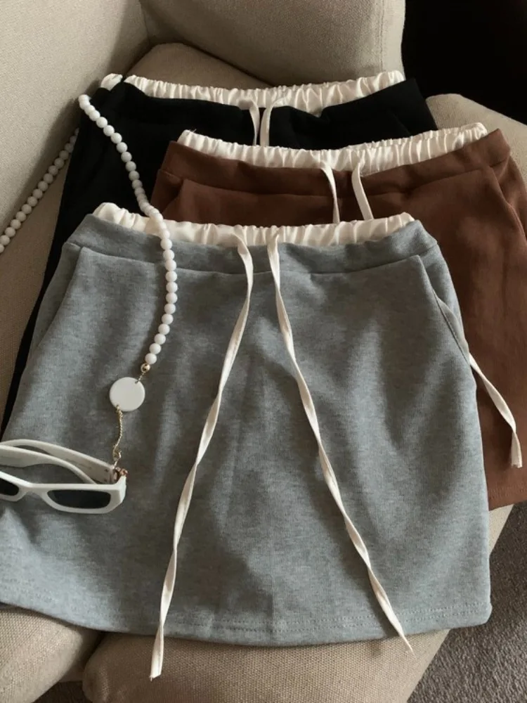 Sporty Grey A-Line Skirt for Women Sexy Casual Style mid Waist Short Skirt Slimming Fit Bodycon Trendy Autumn Winter
Sporty Grey A-Line Skirt for Women Sexy Casual Style mid Waist Short Skirt Slimming Fit Bodycon Trendy Autumn Winter
