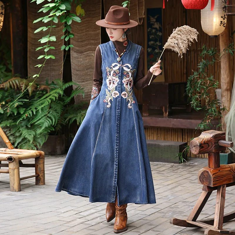 TIYIHAILEY Long Mid Calf Sleeveless Denim Dress Chinese Style Single Breasted Embroidery V-Neck Ladies Clothing New M-3XL 2025
TIYIHAILEY Long Mid Calf Sleeveless Denim Dress Chinese Style Single Breasted Embroidery V-Neck Ladies Clothing New M-3XL 2025