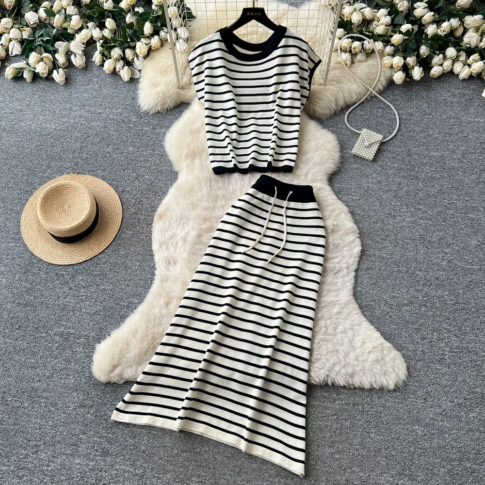 Women Two Piece Sets Skirt Set Striped Round Neck Short Sleeve Tops Long Skirts A Line High Waist Y2k Streetwear Elegant Work
Women Two Piece Sets Skirt Set Striped Round Neck Short Sleeve Tops Long Skirts A Line High Waist Y2k Streetwear Elegant Work