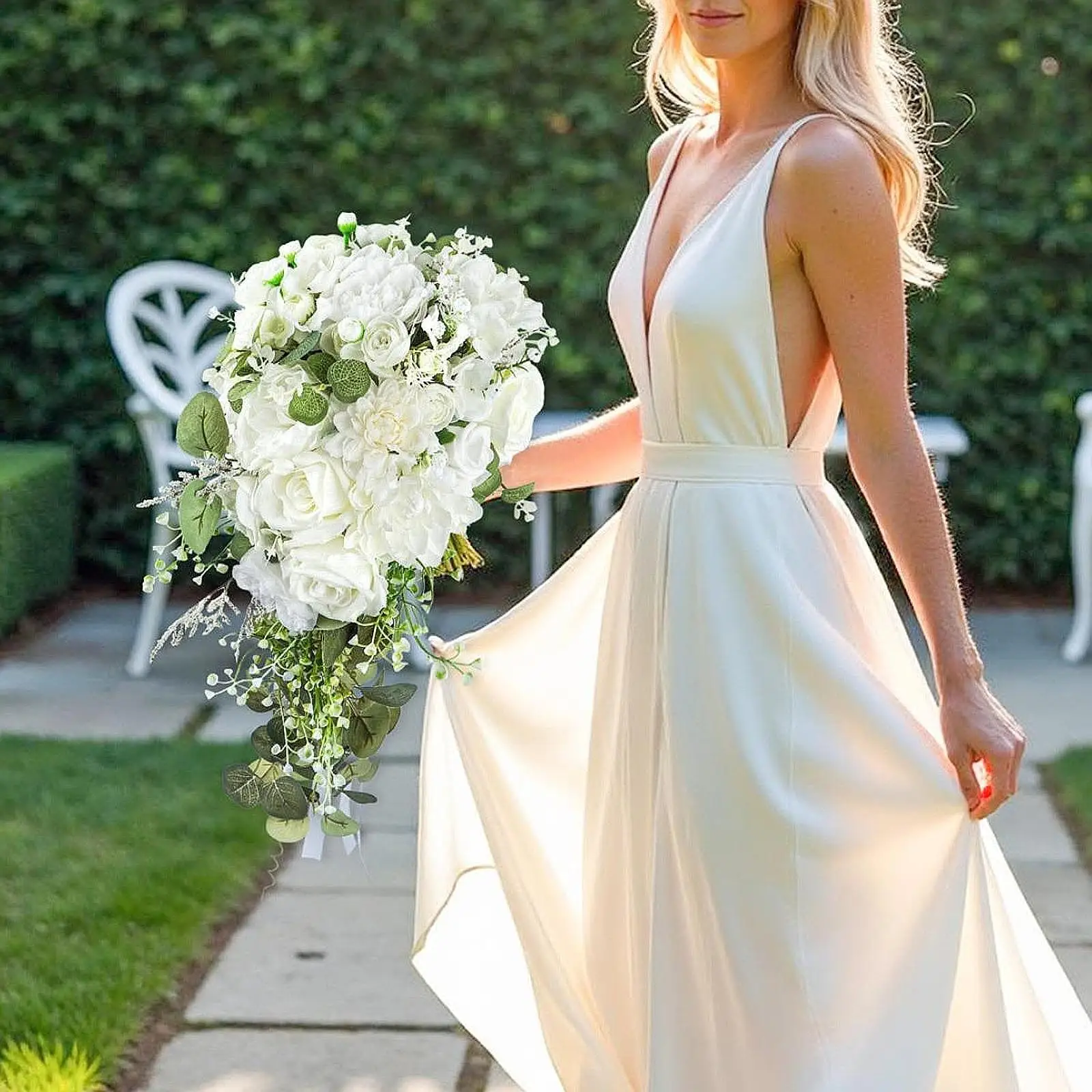 Bridal Bouquet Cascading Artificial Flowers Silk Flower Bridesmaid Holding Flowers for Anniversary Graduation Wedding Decor
Bridal Bouquet Cascading Artificial Flowers Silk Flower Bridesmaid Holding Flowers for Anniversary Graduation Wedding Decor