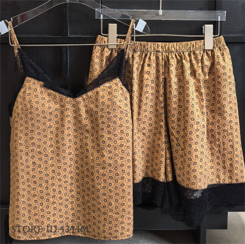 Summer New Womens Sleepwear 2PCS Pajamas Set 100% Cotton Lingerie Strap Top&shorts Pijamas Suit Vintage Printed Lace Homewear
Summer New Womens Sleepwear 2PCS Pajamas Set 100% Cotton Lingerie Strap Top&shorts Pijamas Suit Vintage Printed Lace Homewear
