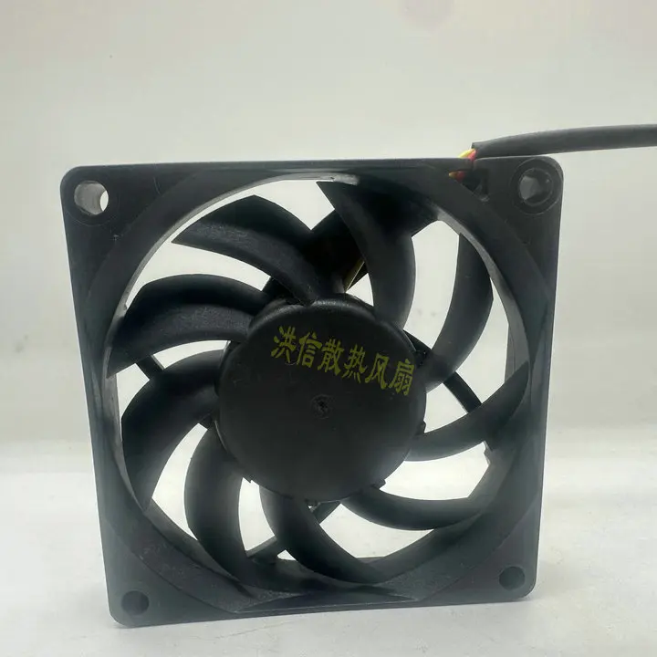 HXH HDB0712VD DC 12 В 0,40 А 70x70x15 мм 3-проводной охлаждающий вентилятор для сервера
HXH HDB0712VD DC 12 В 0,40 А 70x70x15 мм 3-проводной охлаждающий вентилятор для сервера