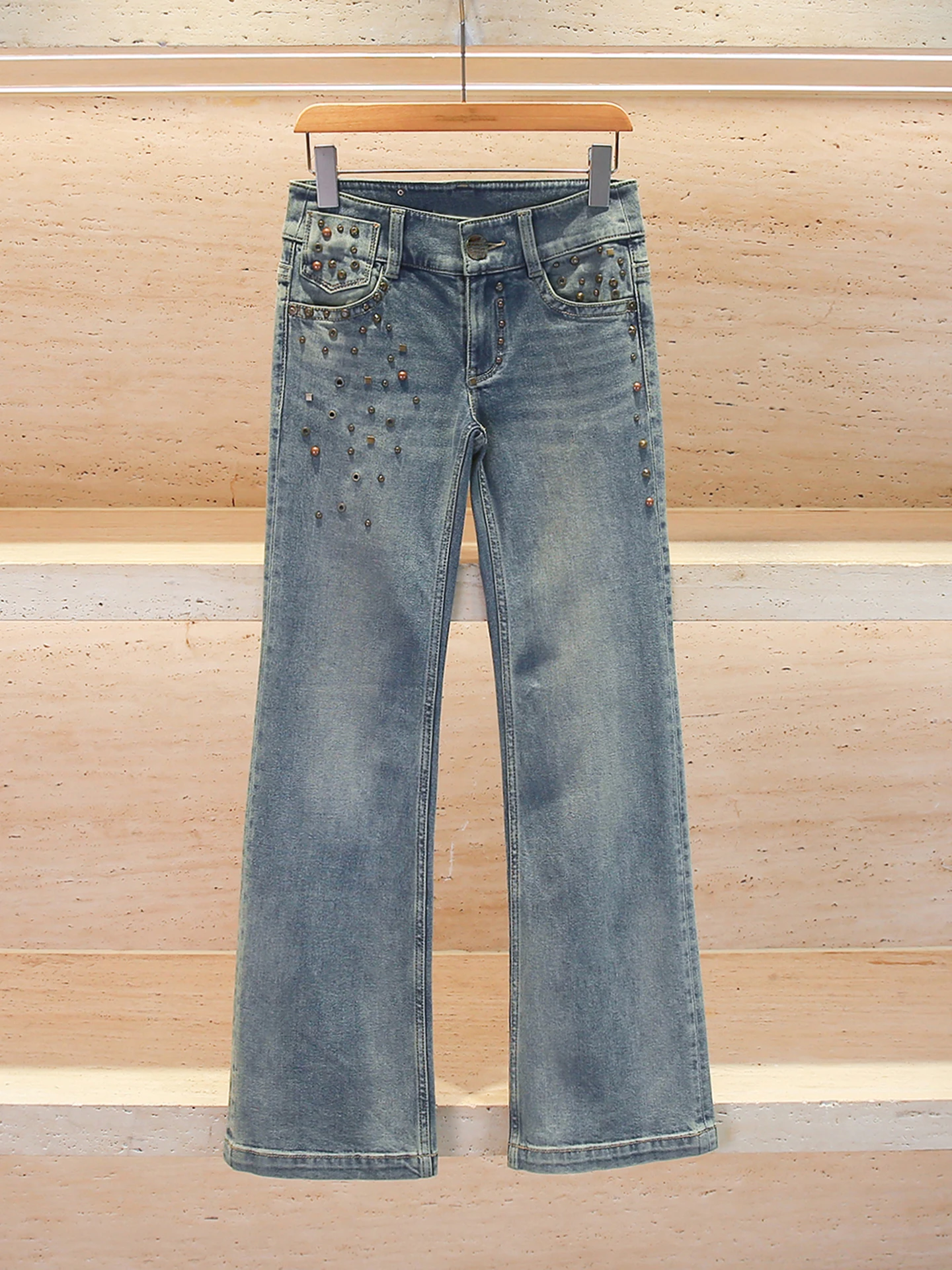 High-End Women's Denim Flared Pants Vintage Washed Design Spring 2026 Natural Waist Button Closure Non-Shrinking Elastic
High-End Women's Denim Flared Pants Vintage Washed Design Spring 2026 Natural Waist Button Closure Non-Shrinking Elastic