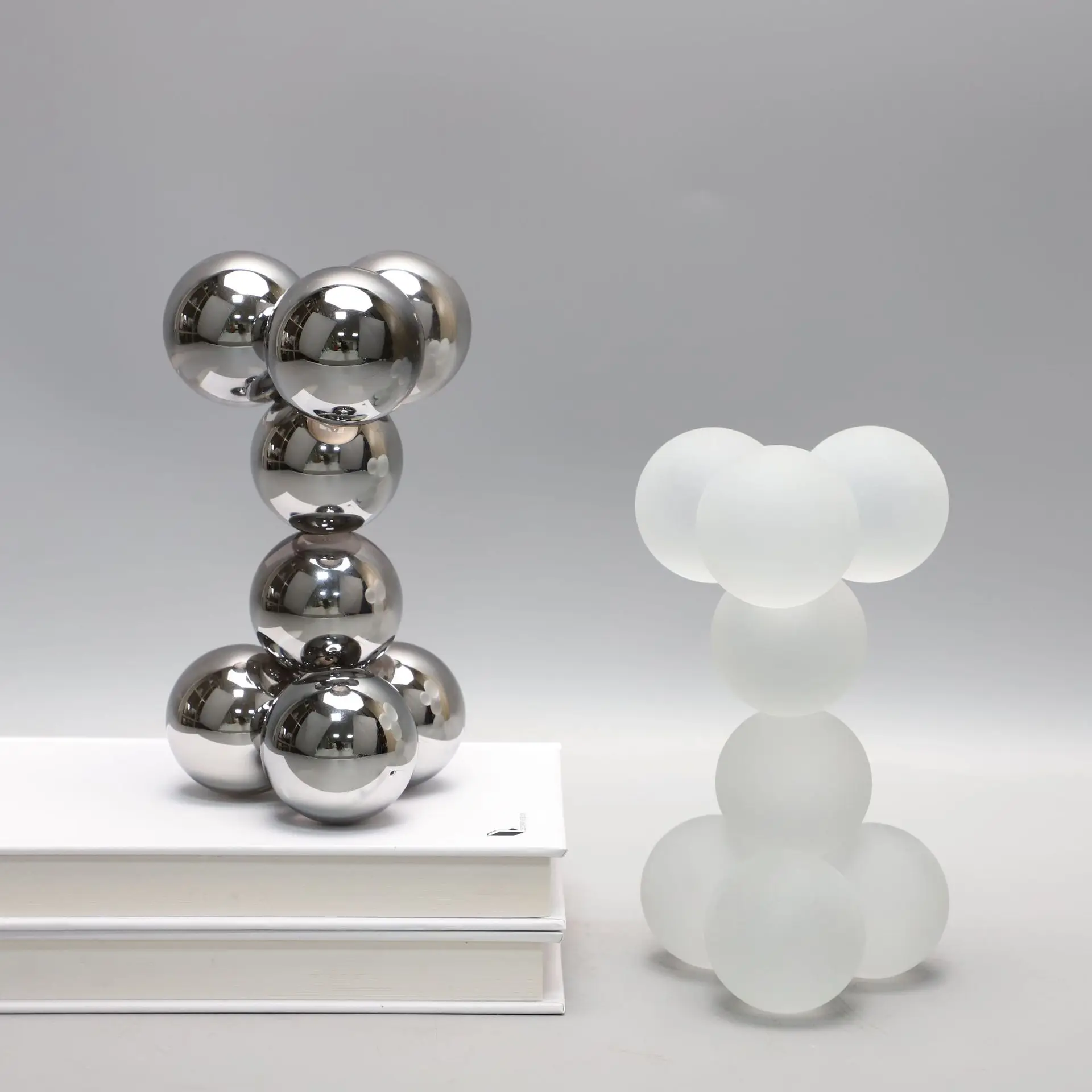 Matte Crystal Ball Stack Abstract Geometric Glass Ornaments Silver Decorative Figurines Home Decoration Accessories
Matte Crystal Ball Stack Abstract Geometric Glass Ornaments Silver Decorative Figurines Home Decoration Accessories