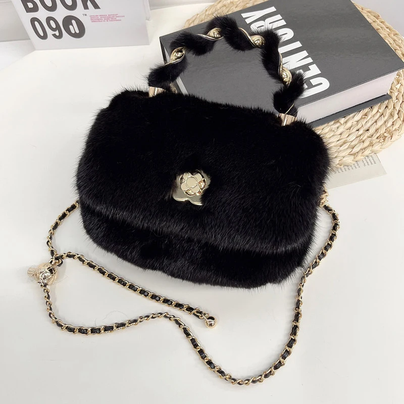 Fashion Women Fluffy Shoulder Bags Female Winter Chain Underarm Bag Solid Color Handbag Soft Plush Handle Bag
Fashion Women Fluffy Shoulder Bags Female Winter Chain Underarm Bag Solid Color Handbag Soft Plush Handle Bag
