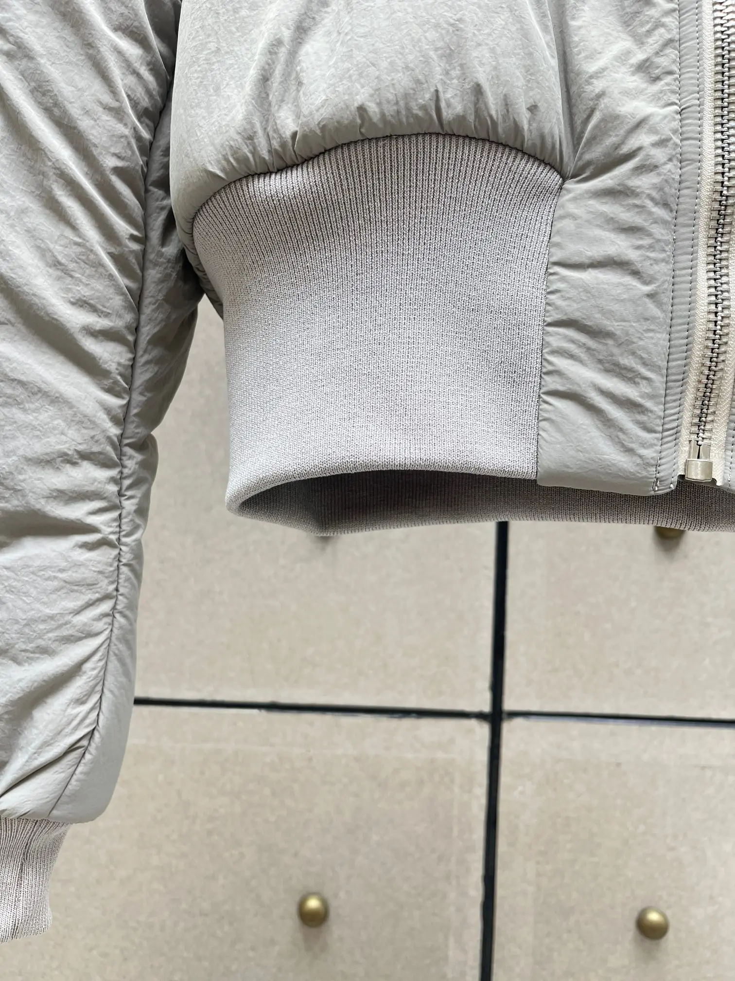 Хлопковая куртка в пилотном стиле: стильное зимнее тепло для женщин — короткое хлопковое пальто, Новое поступление 2023 года
Хлопковая куртка в пилотном стиле: стильное зимнее тепло для женщин — короткое хлопковое пальто, Новое поступление 2023 года