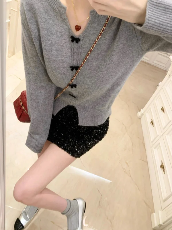 Gray Knot Sweater Women's Autumn Winter Korean Style Chic Knitted Base Shirt High-End Feeling Top Commute Wind
Gray Knot Sweater Women's Autumn Winter Korean Style Chic Knitted Base Shirt High-End Feeling Top Commute Wind