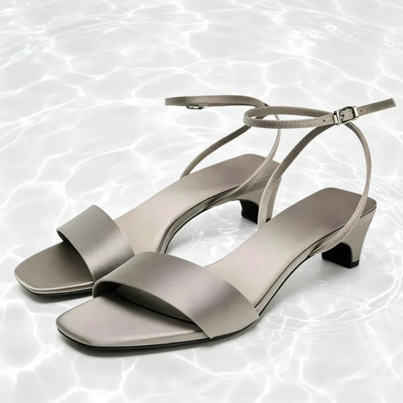 High Quality Satin Square Toe Low Heel Sandals Women Fashion Open Toe Brand Designer Shoes Sexy Silver Narrow Band Dress Shoes
High Quality Satin Square Toe Low Heel Sandals Women Fashion Open Toe Brand Designer Shoes Sexy Silver Narrow Band Dress Shoes