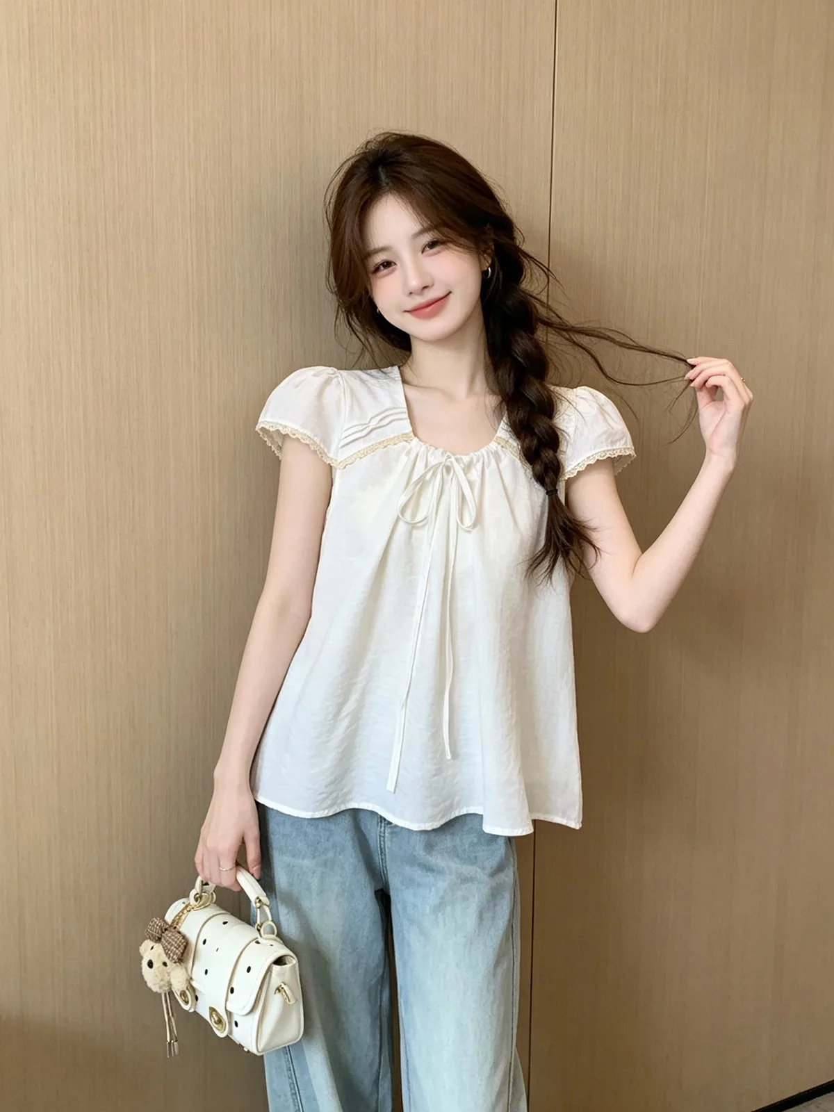 Sweet Style White round Neck Shirt Women's Summer New Design Knot Tied Lace Trimmed Small Flying Sleeve Top
Sweet Style White round Neck Shirt Women's Summer New Design Knot Tied Lace Trimmed Small Flying Sleeve Top