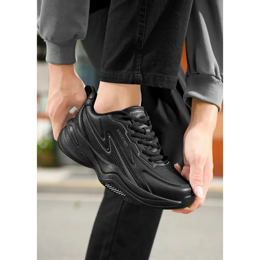 Men Sports Running Shoes Outdoor Walking Soft Casual Sneakers Fashion Designer Leather Sneaker Waterproof Men's Tennis Masculina
Men Sports Running Shoes Outdoor Walking Soft Casual Sneakers Fashion Designer Leather Sneaker Waterproof Men's Tennis Masculina