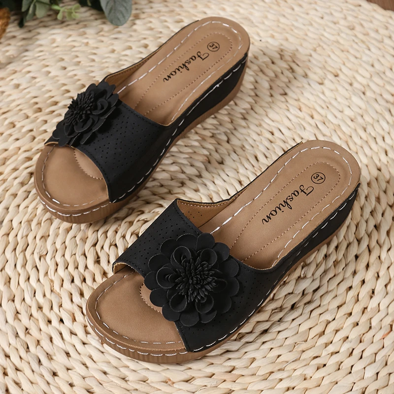Platform Sandals Women Anti Slip Beach Shoes Outdoor Slides Retro Flower Decor Wedge Slippers Woman 2026 Summer Thick Bottom
Platform Sandals Women Anti Slip Beach Shoes Outdoor Slides Retro Flower Decor Wedge Slippers Woman 2026 Summer Thick Bottom