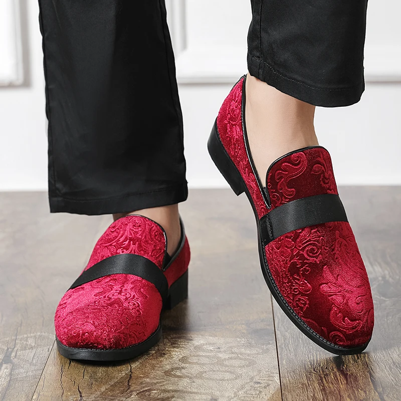 Men Loafers Embroidered Low Heel Trendy Casual Men Shoes
Men Loafers Embroidered Low Heel Trendy Casual Men Shoes