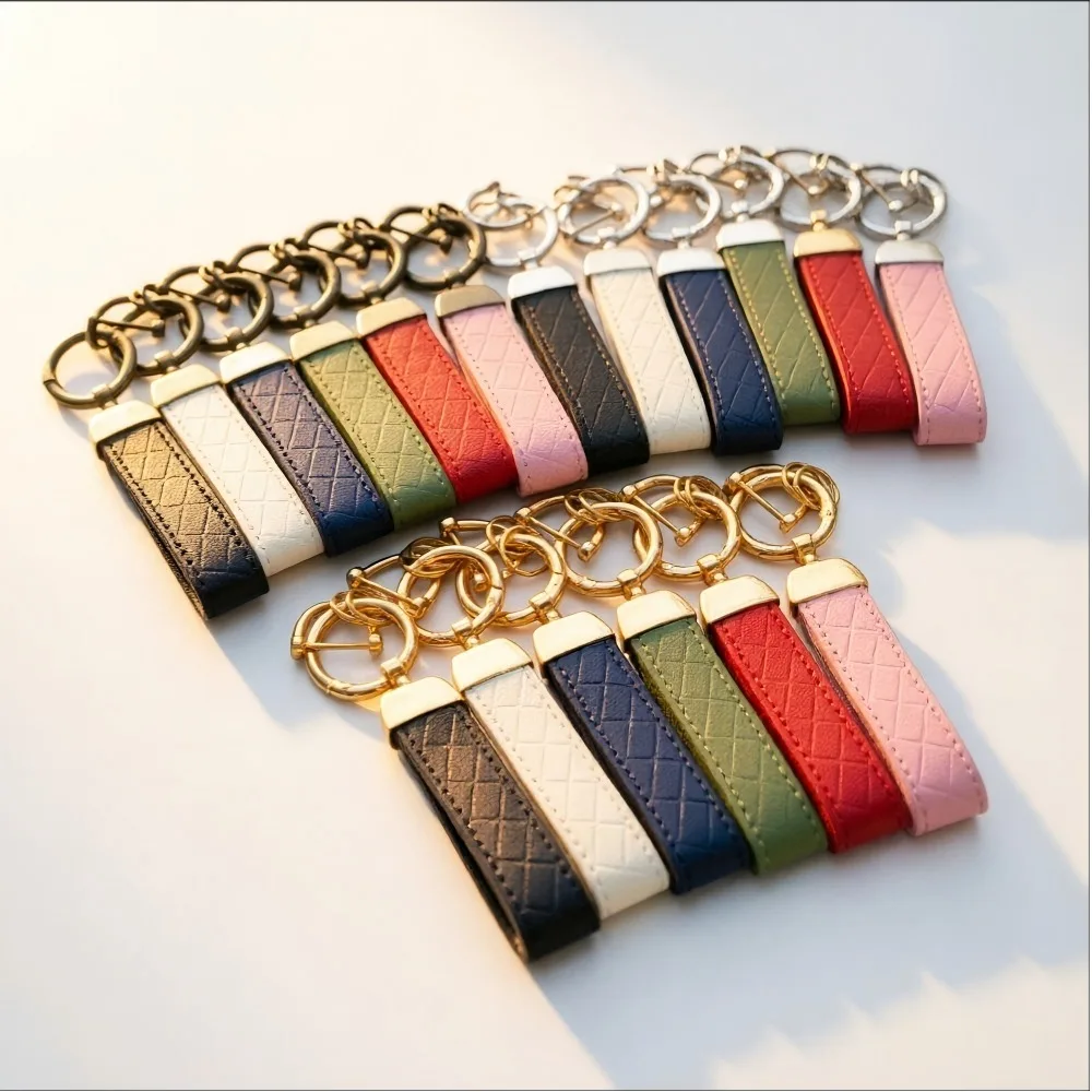 Creativity Fashion Metal Keychain Personality Street Stall Leather Car Pendant Motorcycl Key Ring Custom Wholesale Souvenir Gift
Creativity Fashion Metal Keychain Personality Street Stall Leather Car Pendant Motorcycl Key Ring Custom Wholesale Souvenir Gift