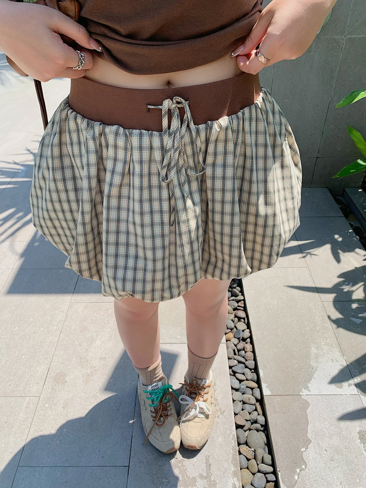 Женская плиссированная юбка в горошек Herwear, клетчатая расклешенная юбка с высокой талией, стройнящая юбка А-силуэта, модная модель больших размеров
Женская плиссированная юбка в горошек Herwear, клетчатая расклешенная юбка с высокой талией, стройнящая юбка А-силуэта, модная модель больших размеров