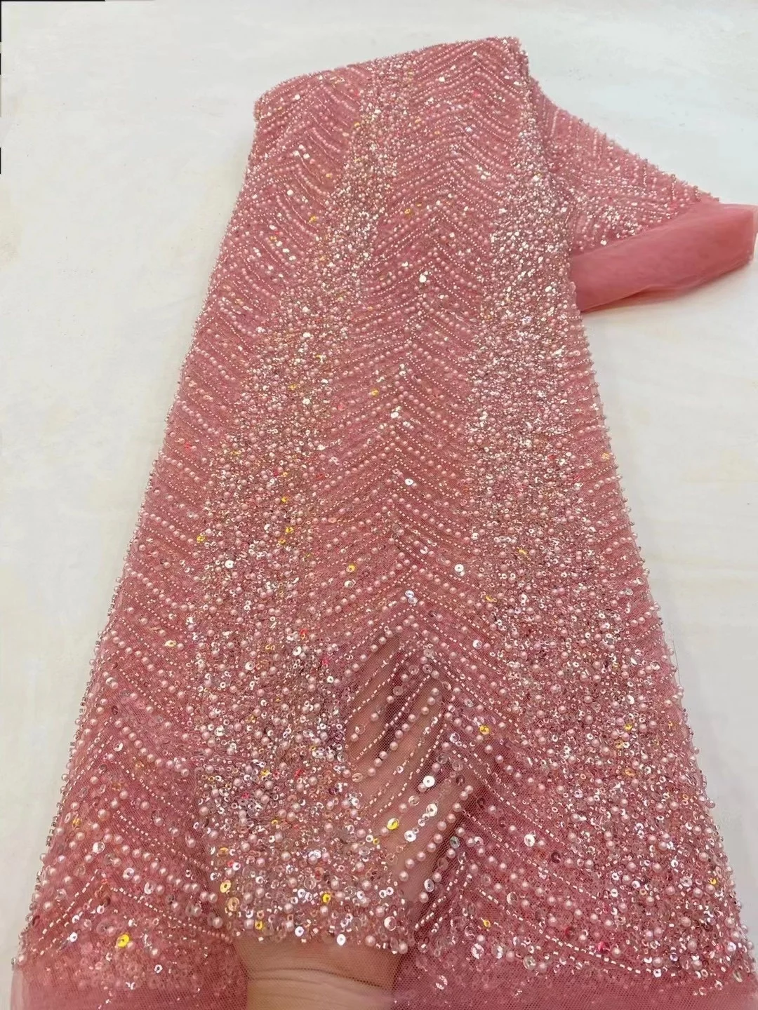 Fashion African Lace Fabric Sequins Tulle Mesh Embroidery Lace For Wedding Bridal Fabrics High Quality Beaded Laces Dresses
Fashion African Lace Fabric Sequins Tulle Mesh Embroidery Lace For Wedding Bridal Fabrics High Quality Beaded Laces Dresses