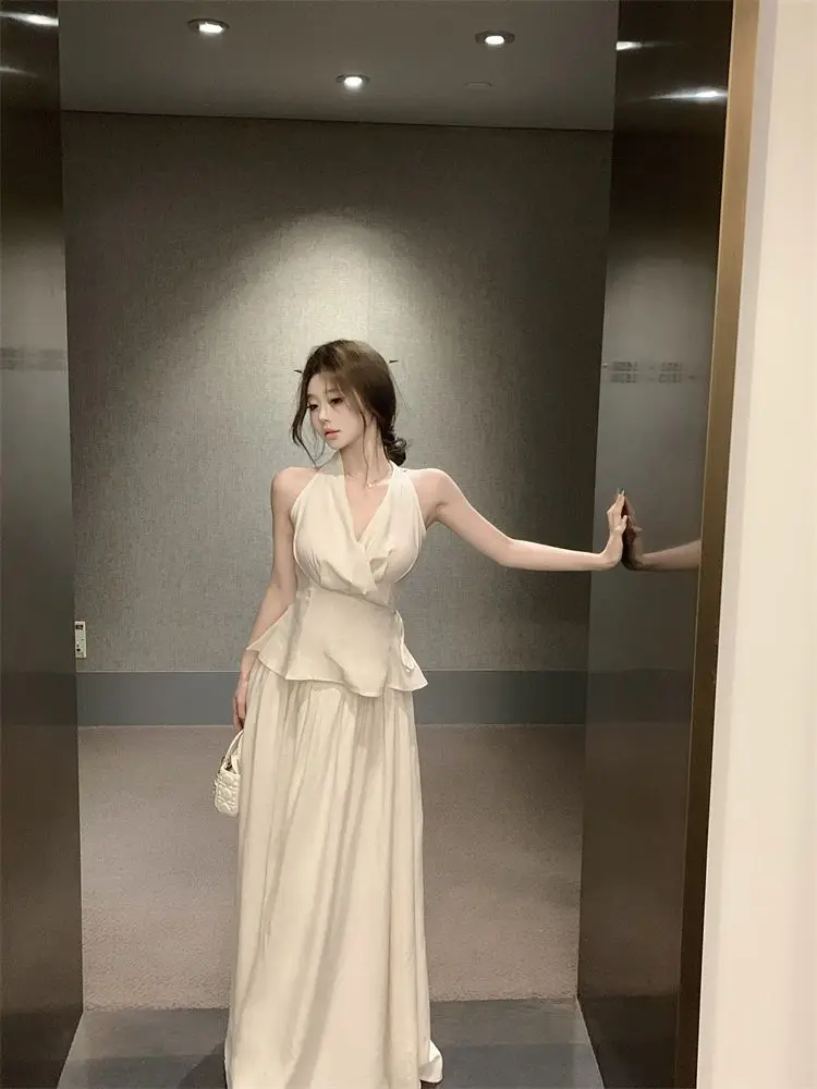 2 Piece Skirt Set Women New Summer Fashionable High-end Chinese Style Temp[erature Elegant V-neck Strap Vest and Long Skirt
2 Piece Skirt Set Women New Summer Fashionable High-end Chinese Style Temp[erature Elegant V-neck Strap Vest and Long Skirt