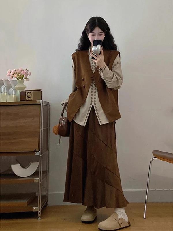 Bohemian Style Three-Piece Set Women's plus Size Fashion Ensemble Midi Skirt Top And Pants High Waist Long Sleeve Shirt
Bohemian Style Three-Piece Set Women's plus Size Fashion Ensemble Midi Skirt Top And Pants High Waist Long Sleeve Shirt
