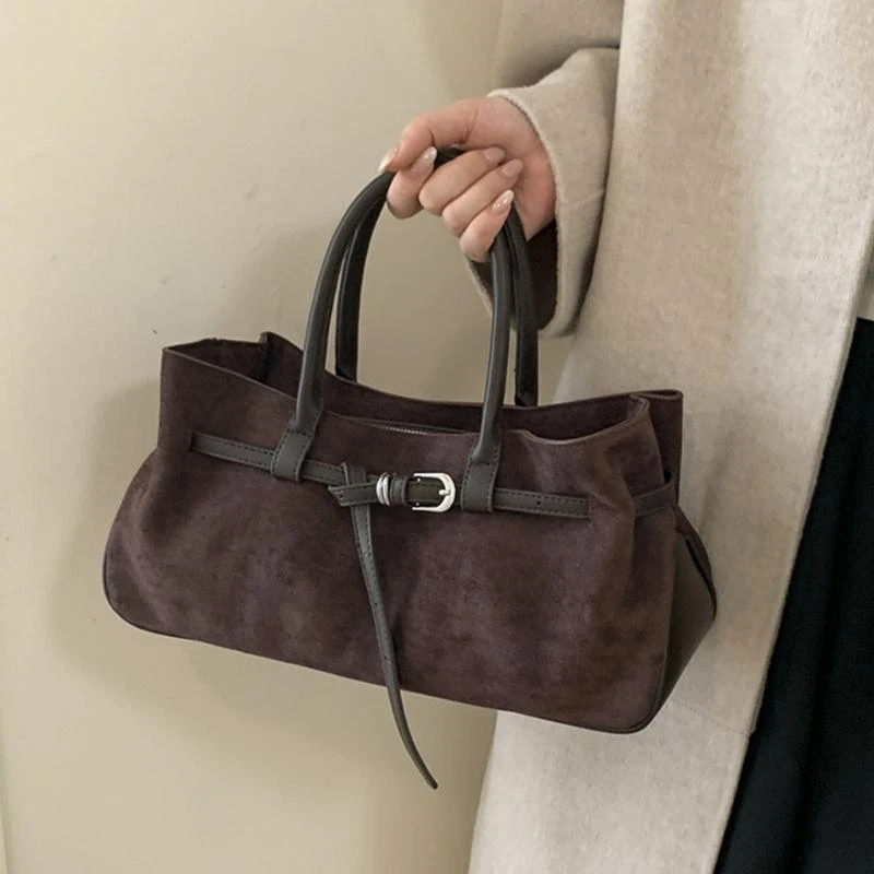 Fashion Suedes Bag With Adjustable Strap And Top Handle Large Storage Space Stylish Casual Evening Purse For Daily Use
Fashion Suedes Bag With Adjustable Strap And Top Handle Large Storage Space Stylish Casual Evening Purse For Daily Use