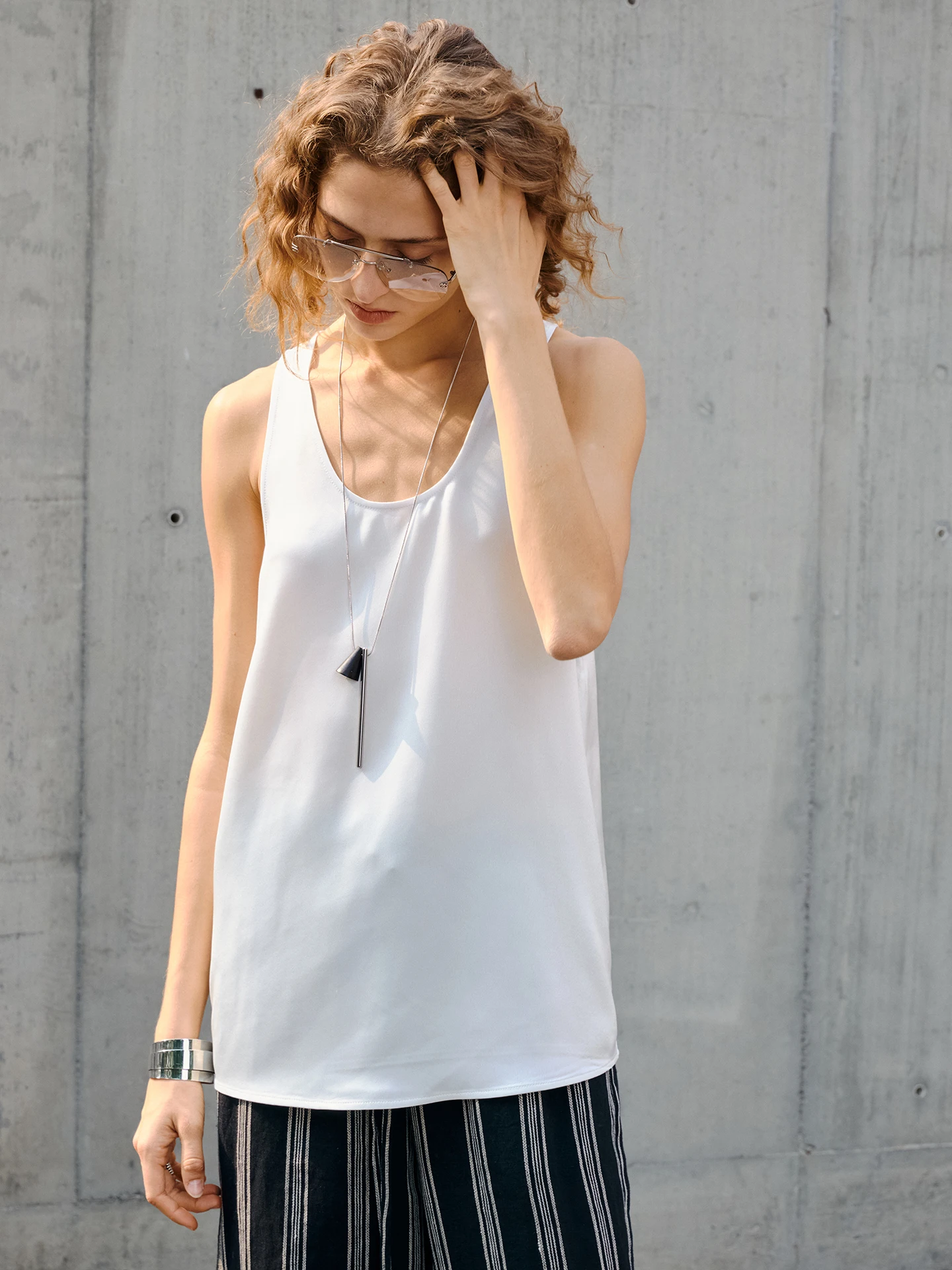 Acetate Blend U-Neck Vest Women's Sleeveless Summer High-End Acetate Top Casual White Drapey Base Layer Inner Wear
Acetate Blend U-Neck Vest Women's Sleeveless Summer High-End Acetate Top Casual White Drapey Base Layer Inner Wear