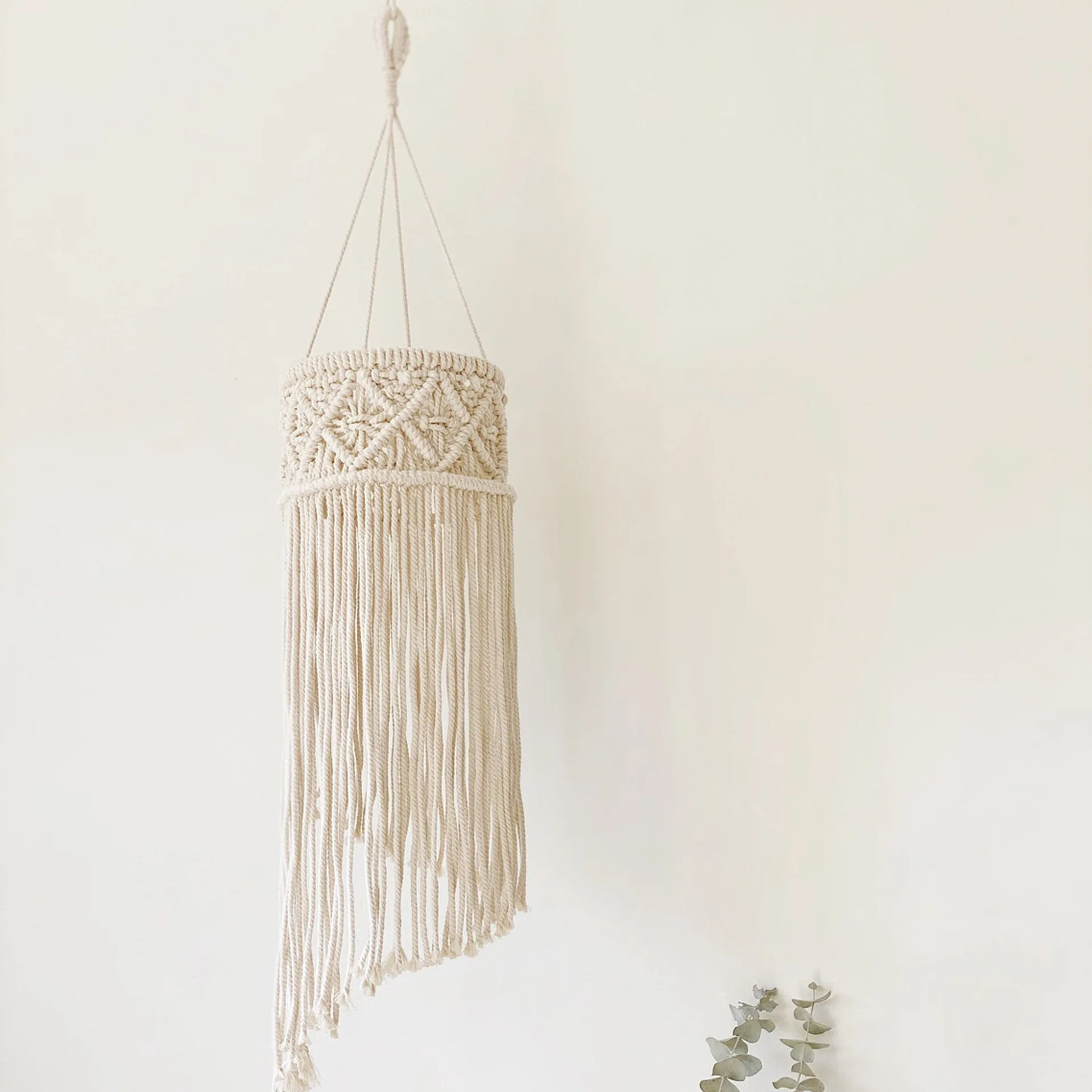 Bohemian Hand-woven Lampshade Hotel Fringed Chandelier Home Decoration
Bohemian Hand-woven Lampshade Hotel Fringed Chandelier Home Decoration