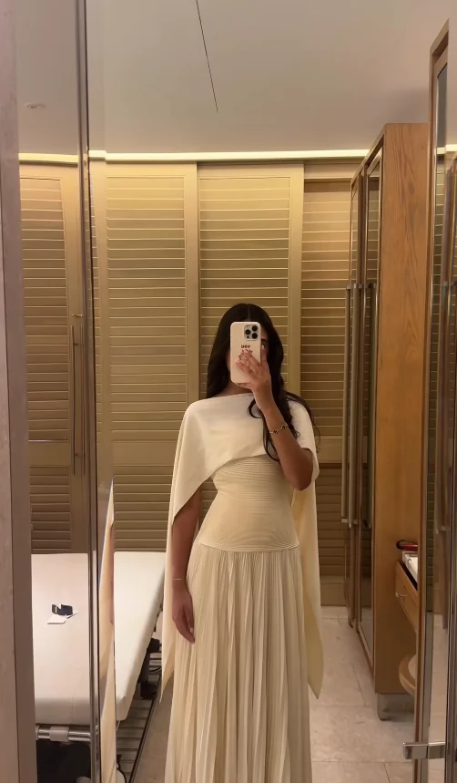 Aenyrst Customized Elegant Chiffon Evening Party Dresses Simply Draped White Woman Formal Occasion Gowns فساتين طويلة
Aenyrst Customized Elegant Chiffon Evening Party Dresses Simply Draped White Woman Formal Occasion Gowns فساتين طويلة