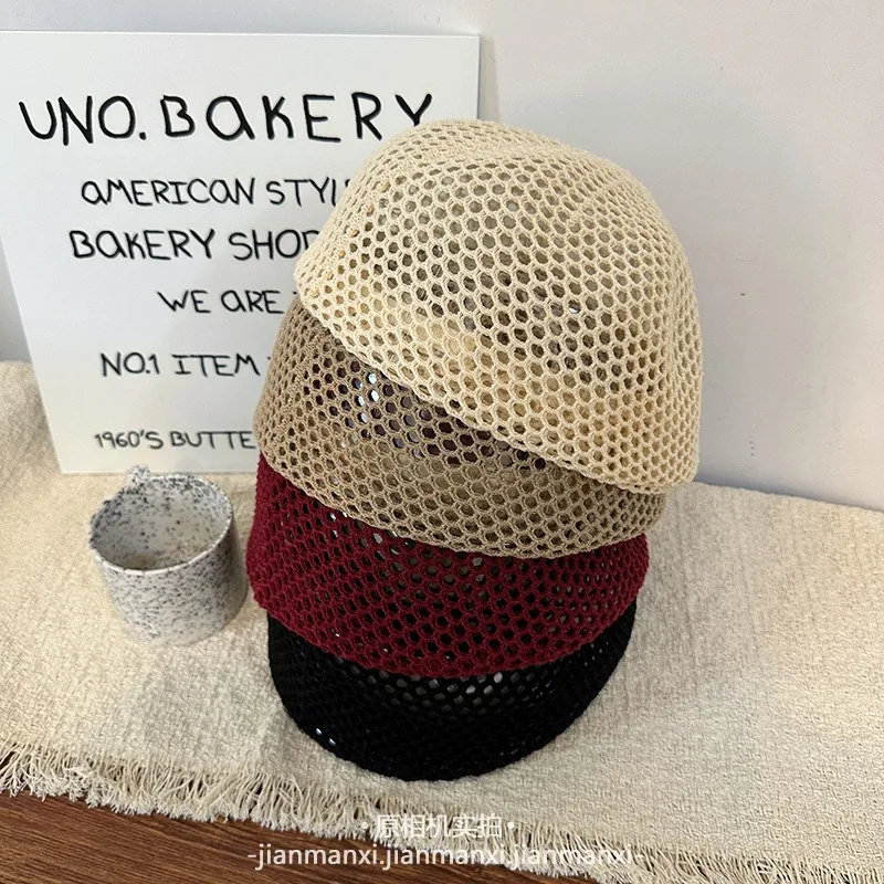 Korean Version of The New Simple Solid Color Breathable Woven Literary Berets Cap Spring and Summer Openwork Dome Painter's Hat
Korean Version of The New Simple Solid Color Breathable Woven Literary Berets Cap Spring and Summer Openwork Dome Painter's Hat