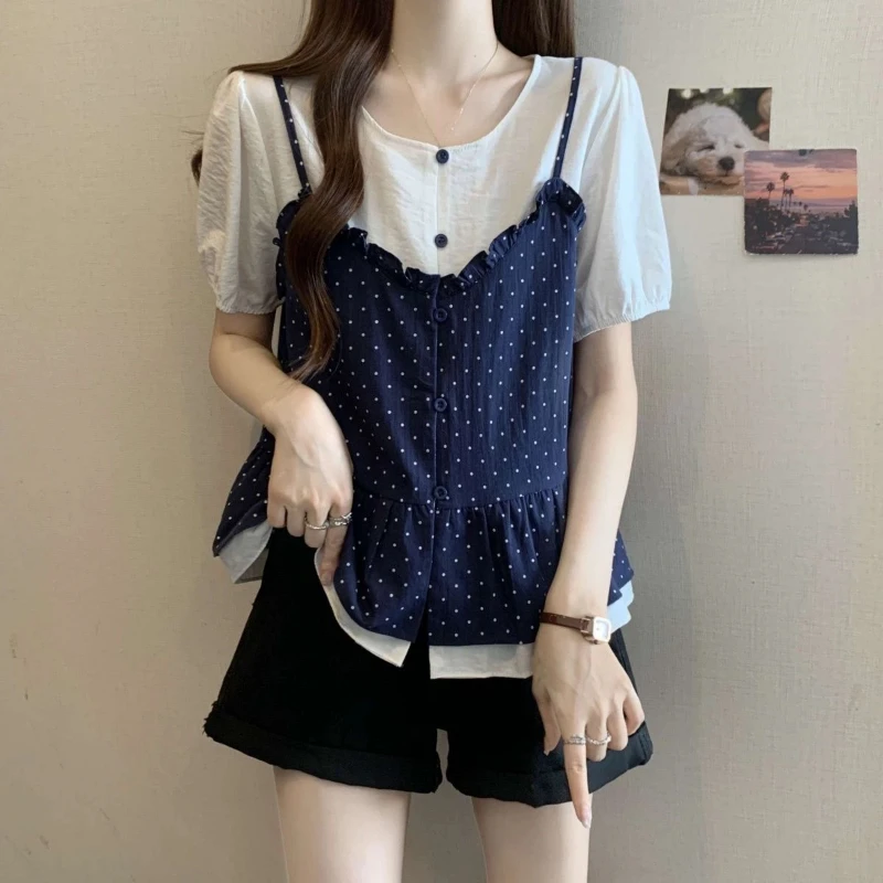 Short Sleeve Polka Dot Korean Shirt Tops New Summer Contrast Patchwork Fake Two-Piece Sweet Blouse Fashion Trend Women Clothing
Short Sleeve Polka Dot Korean Shirt Tops New Summer Contrast Patchwork Fake Two-Piece Sweet Blouse Fashion Trend Women Clothing