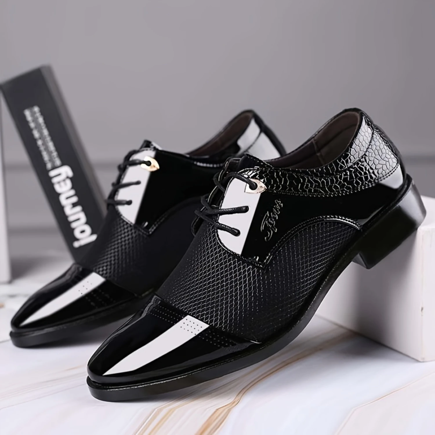 Men's Solid Faux Patent Leather Brogue Derby Shoes, Comfy Non Slip Casual Formal Shoes For Men's Outdoor Activities
Men's Solid Faux Patent Leather Brogue Derby Shoes, Comfy Non Slip Casual Formal Shoes For Men's Outdoor Activities