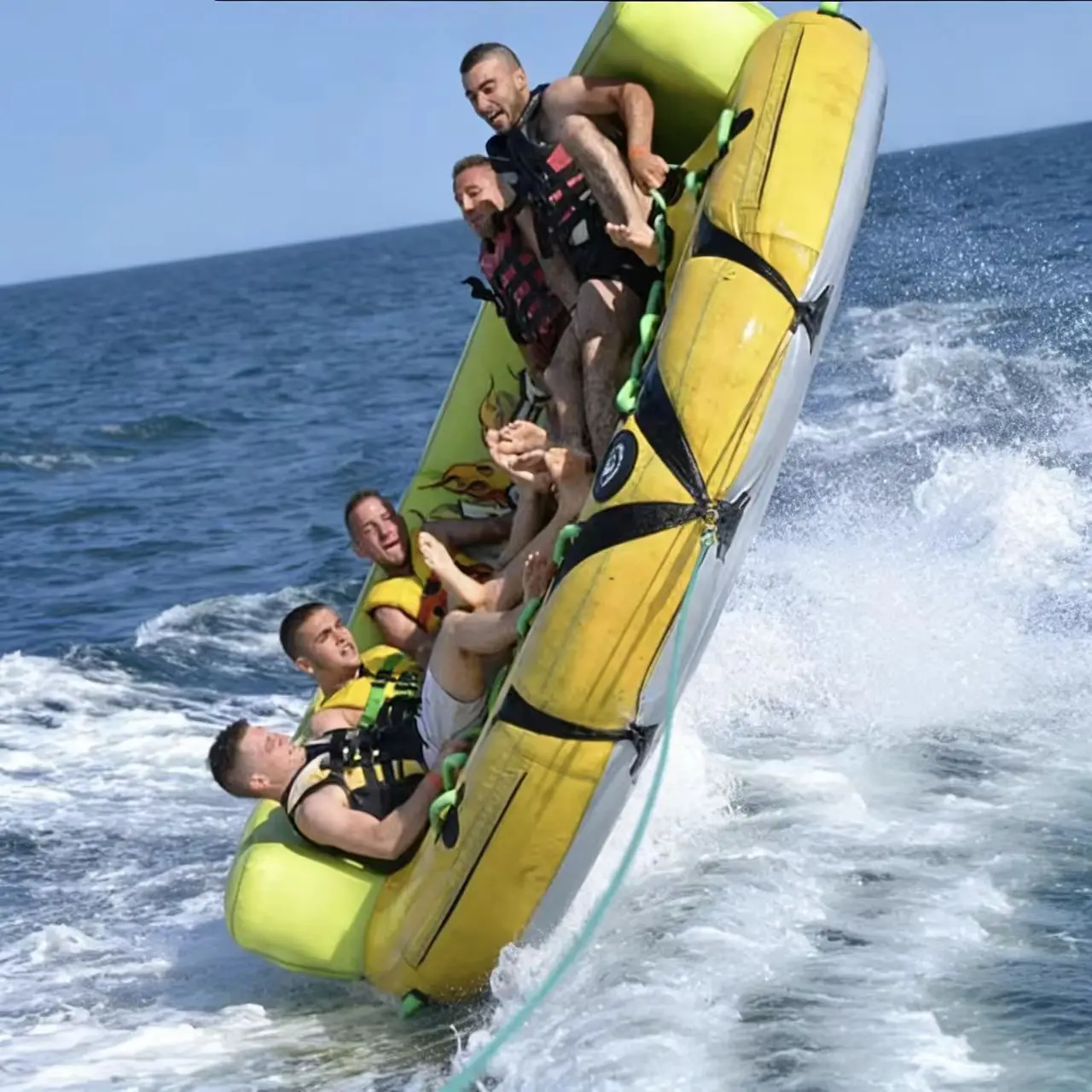 Hot Sale 6 Rider Inflatable Flying Fish Boat Crazy UFO Towable Tube for Water Sports
Hot Sale 6 Rider Inflatable Flying Fish Boat Crazy UFO Towable Tube for Water Sports