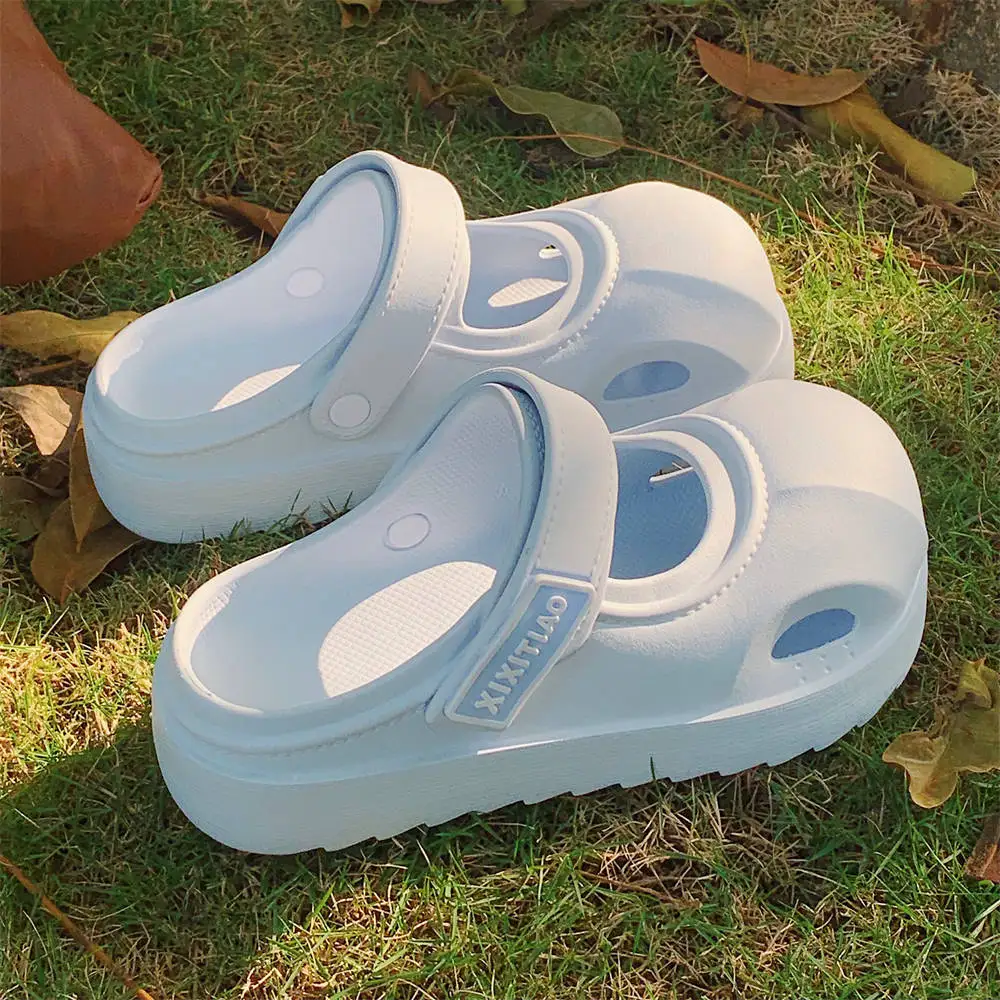 Summer cute women's slippers fashionable simple sandals outdoor platform comfortable hole shoes hollow beach non-slip shoes
Summer cute women's slippers fashionable simple sandals outdoor platform comfortable hole shoes hollow beach non-slip shoes