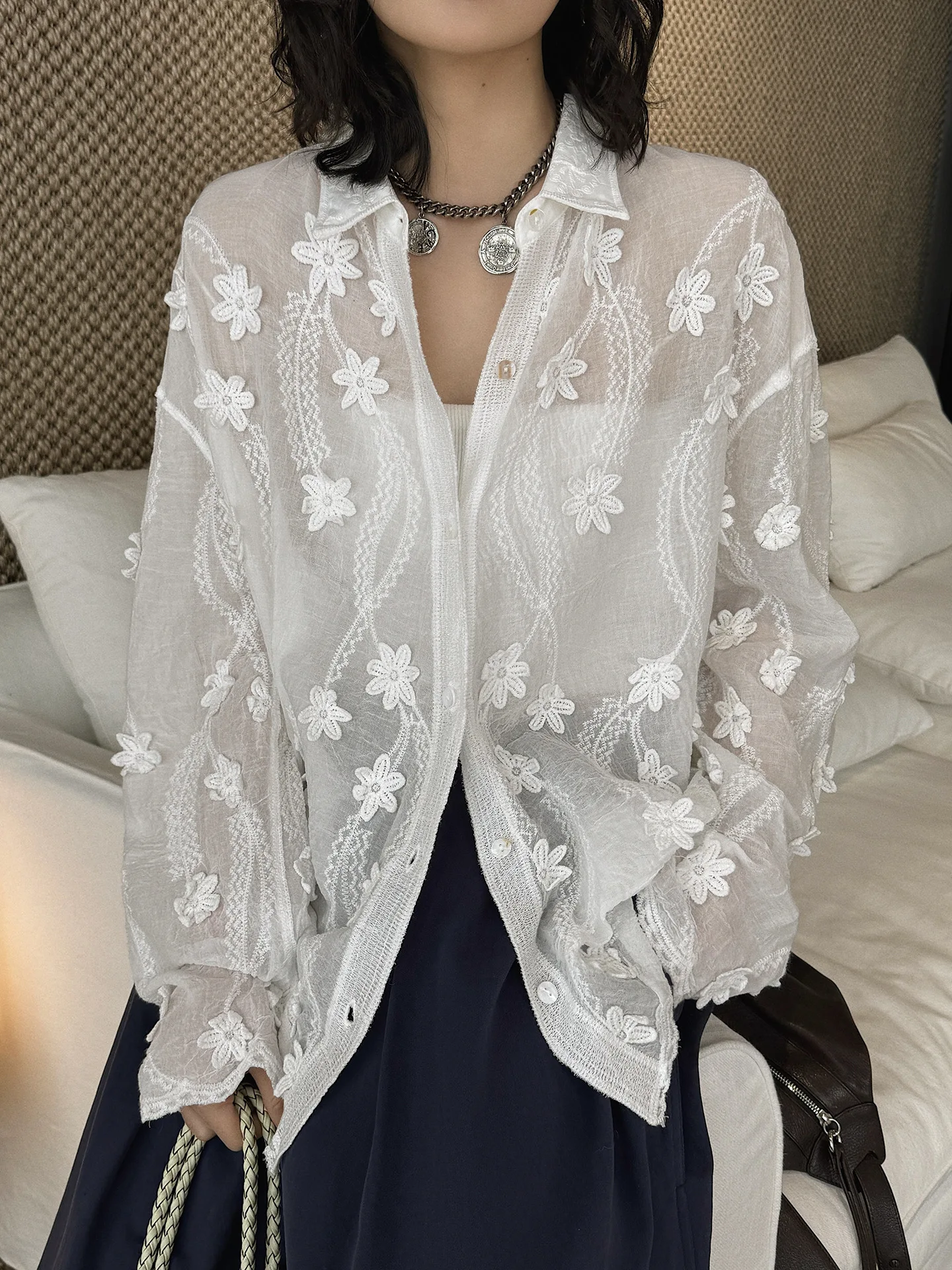 Spring new style simple and fashionable three-dimensional flower slightly transparent cardigan shirt loose women
Spring new style simple and fashionable three-dimensional flower slightly transparent cardigan shirt loose women