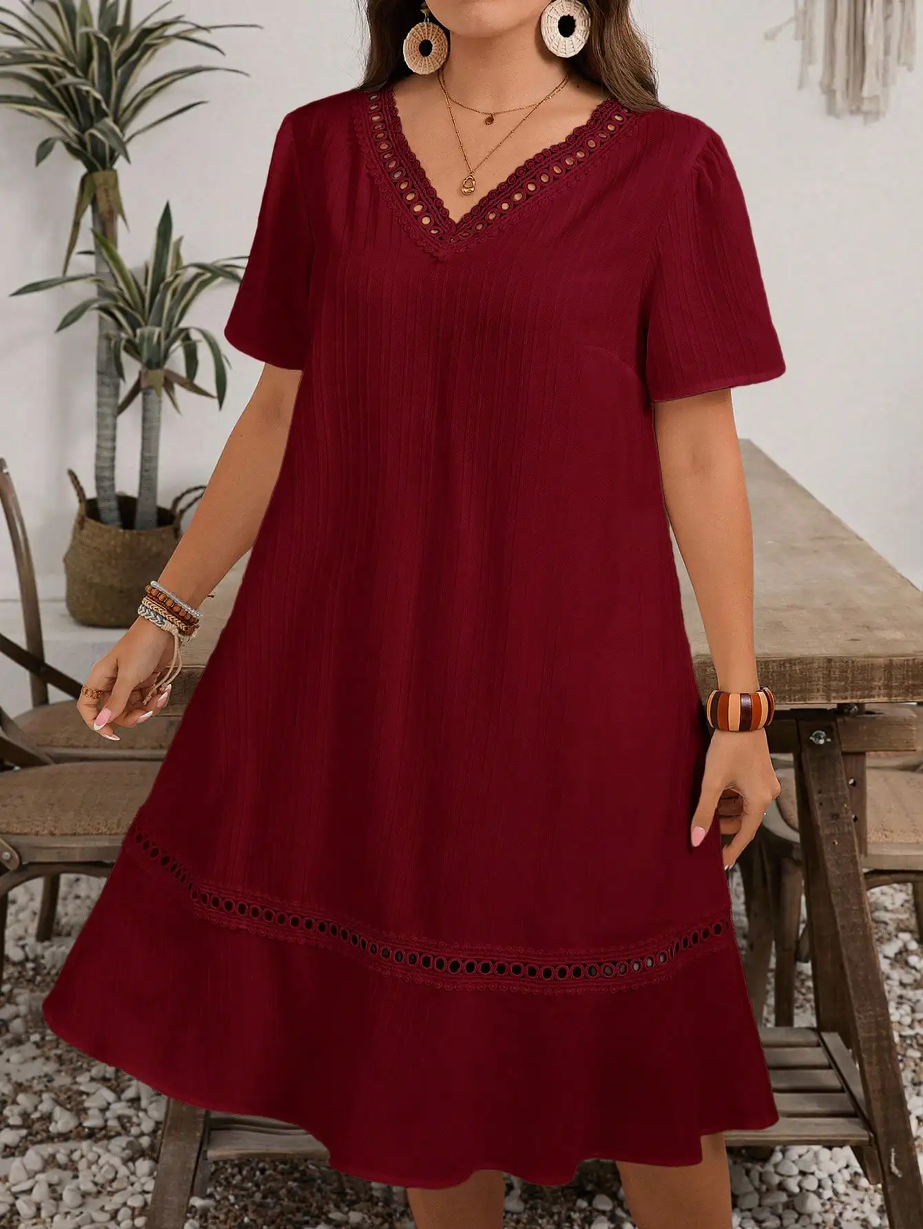 Plus Size Women Summer Casual Solid V-Neck A-Line Dress With Lace Trim
Plus Size Women Summer Casual Solid V-Neck A-Line Dress With Lace Trim