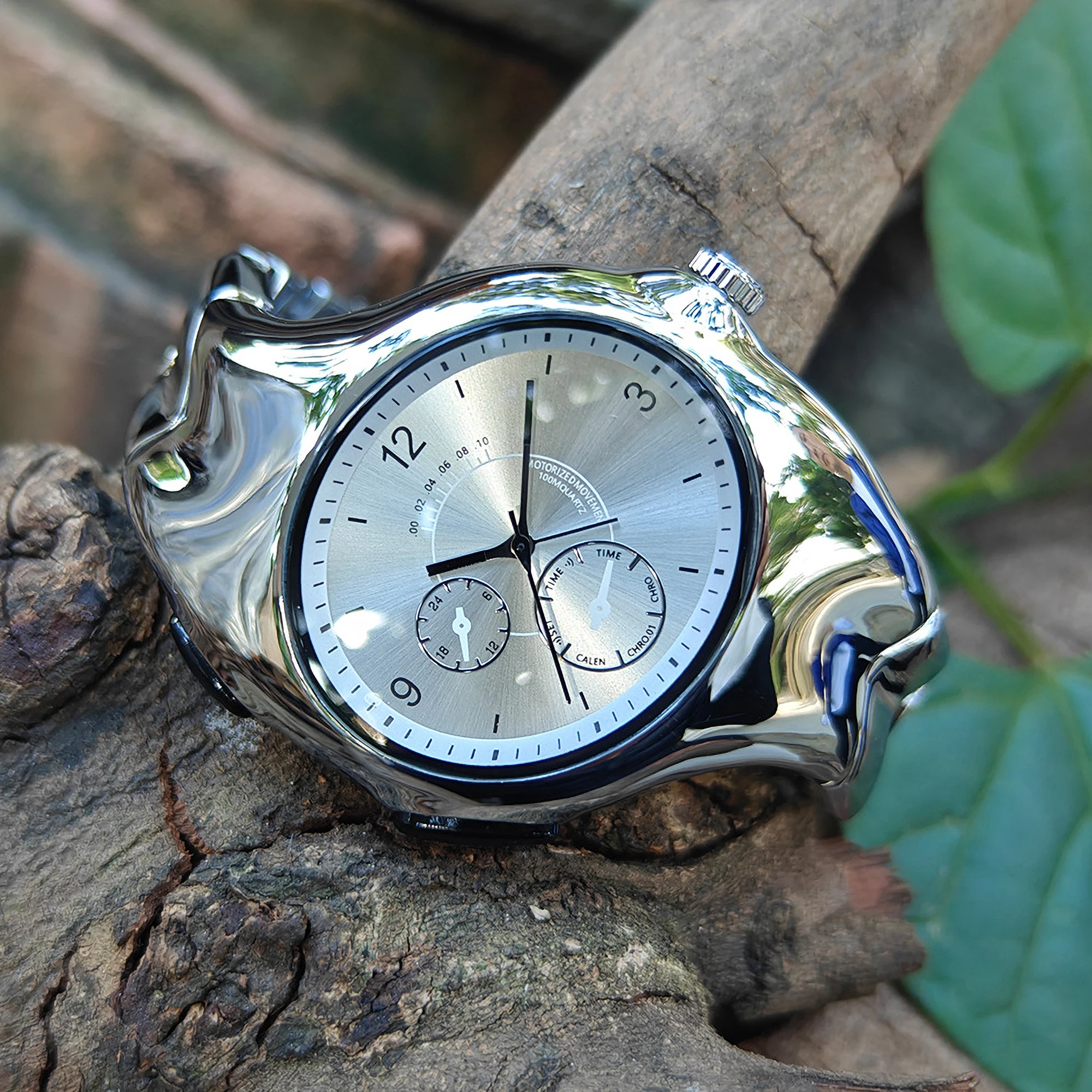 OULM NEW Alien Retro Twisted Case Y2k Quartz Watch Mens Silver Dial Oval Ellipse Special Fashion Unique Design Steel Men Watch
OULM NEW Alien Retro Twisted Case Y2k Quartz Watch Mens Silver Dial Oval Ellipse Special Fashion Unique Design Steel Men Watch