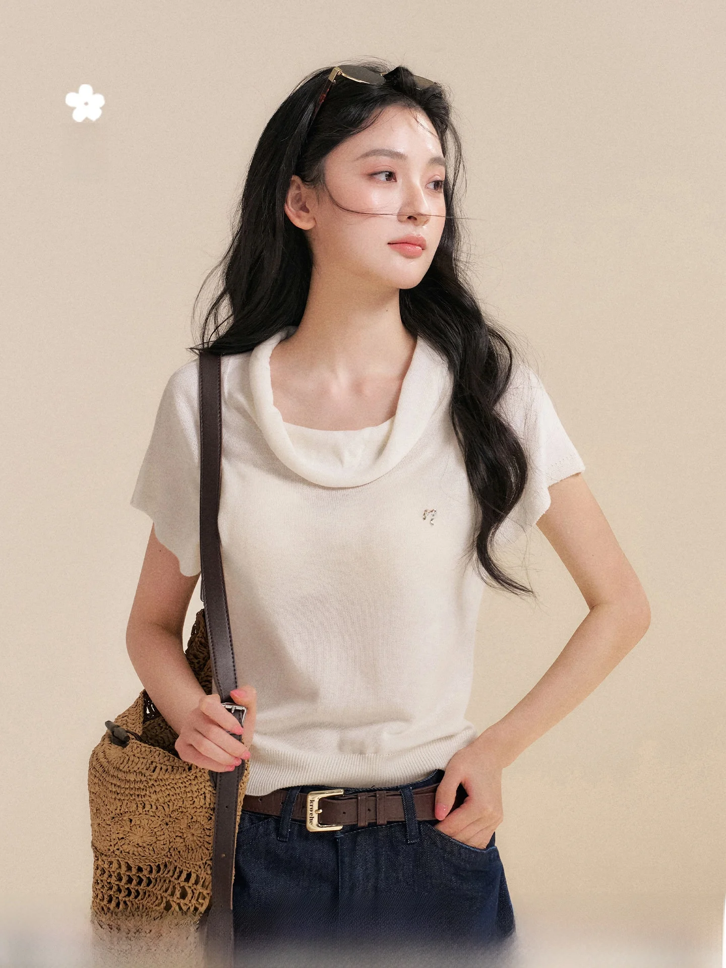 Kroche Casual Knitted Short Sleeve T-Shirt Silk Wool Blend Hem Waist Cinched Citywalk Polyester Fiber 25-29 Years Old Women
Kroche Casual Knitted Short Sleeve T-Shirt Silk Wool Blend Hem Waist Cinched Citywalk Polyester Fiber 25-29 Years Old Women