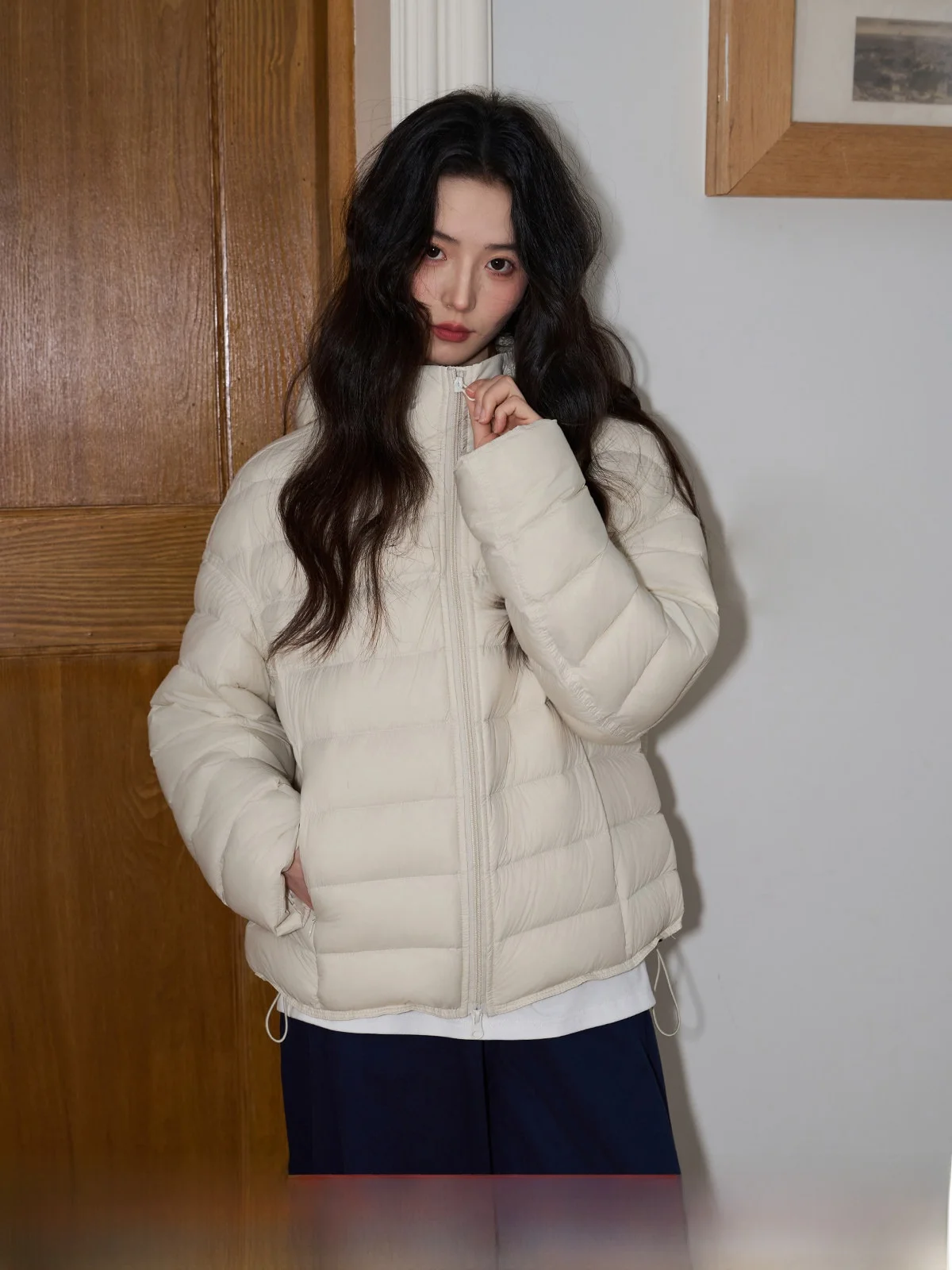 Женская утепленная пуховая куртка на молнии с капюшоном, 90% белый пух, короткое пальто, теплая зимняя верхняя одежда, модель Bread Crust Sle
Женская утепленная пуховая куртка на молнии с капюшоном, 90% белый пух, короткое пальто, теплая зимняя верхняя одежда, модель Bread Crust Sle