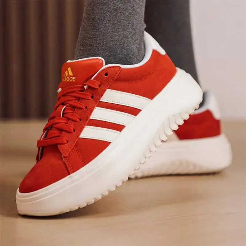 New Hollow Adidas Mesh Breathable Thick-Topped Elevated Women's Casual Sports Shoes KJ1709
New Hollow Adidas Mesh Breathable Thick-Topped Elevated Women's Casual Sports Shoes KJ1709
